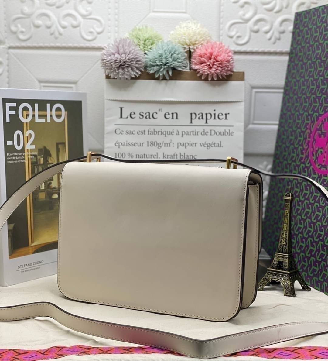 Tory Burch 75003 Eleanor Medium Convertible Shoulder Bag พร้อมส่งที่ไทย อีกรุ่นที่น่าครอบครองมากๆค่ะ กระเป๋าสะพายข้างและทบสายเป็นคล้องไหล่ได้ หนังแท้ชั้นดี ใช้ได้กับทุกๆโอกาส ห้ามพลาด ก่อนหมดนะคะ!!