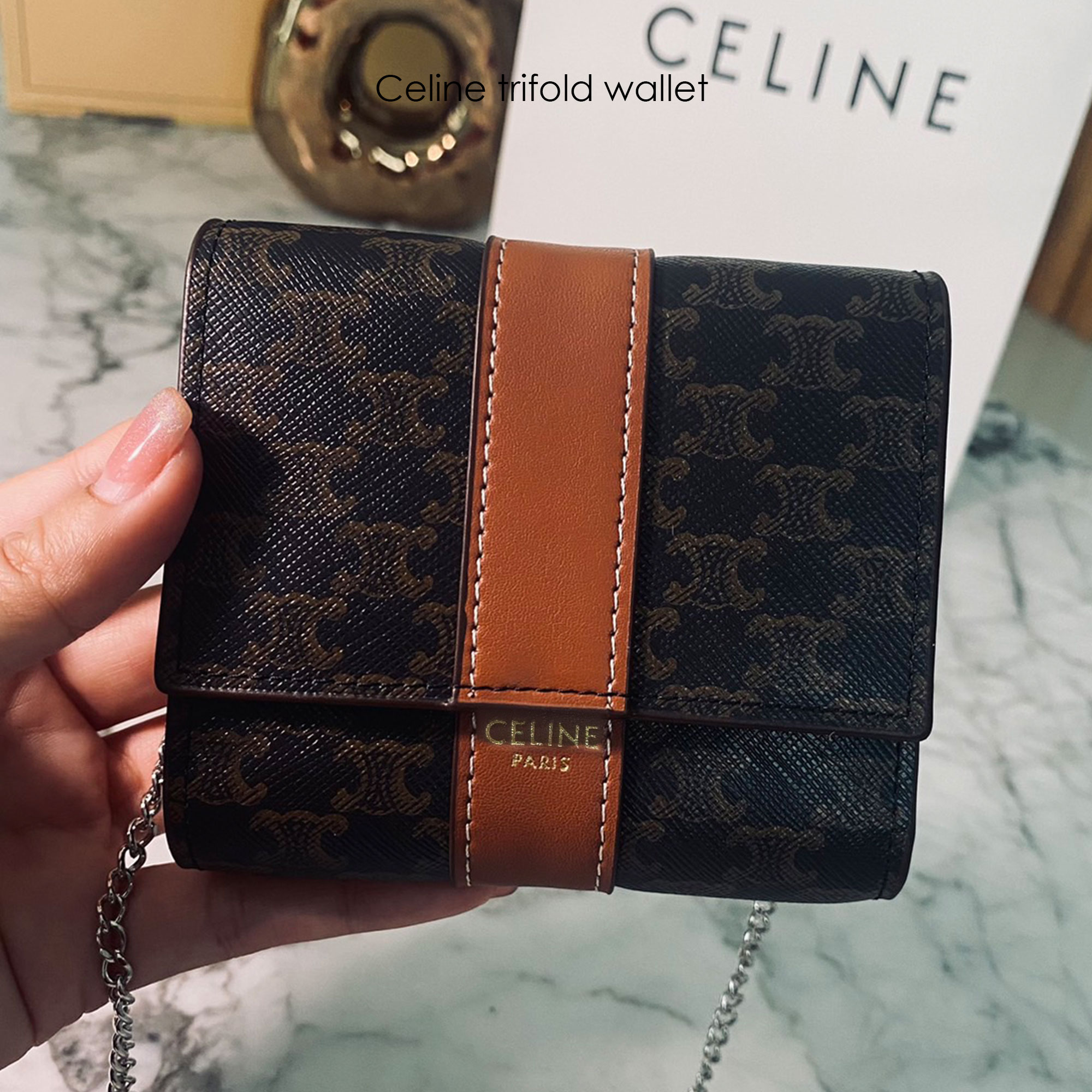 CELINE TRIFOLD WALLET กระเป๋าสตางค์ 3 พับ พร้อมสายสะพายโซ่ crossbody สะพายไหล่ได้ เริ่ดเว่อร์! ไอเท็มสุดฮอต exclusive ดีไซน์สุดคลาสสิค วินเทจ เรียบง่ายแต่หรูหรา