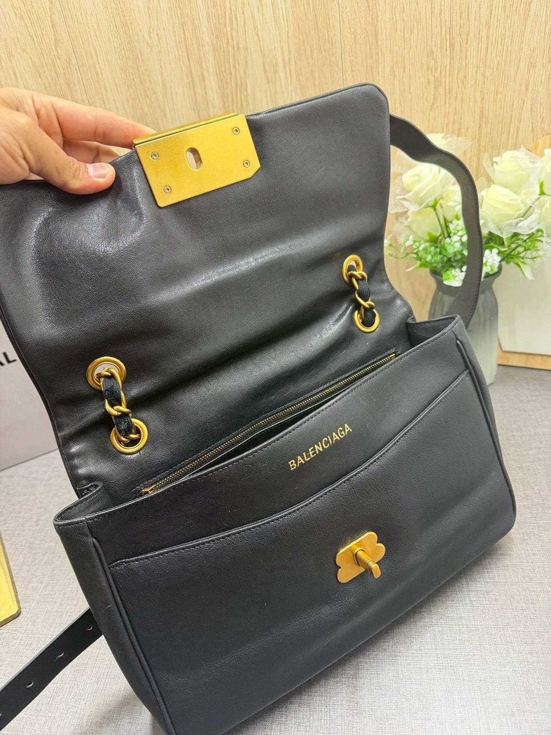 ORI หนังแท้ | Balenciaga Modu Shoulder Leather Bag / Modu Tote Bag 30cm กระเป๋าสะพายทรงโท้ท ดีไซน์ใหม่สวยเก๋ตามแบบฉบับแบรนด์