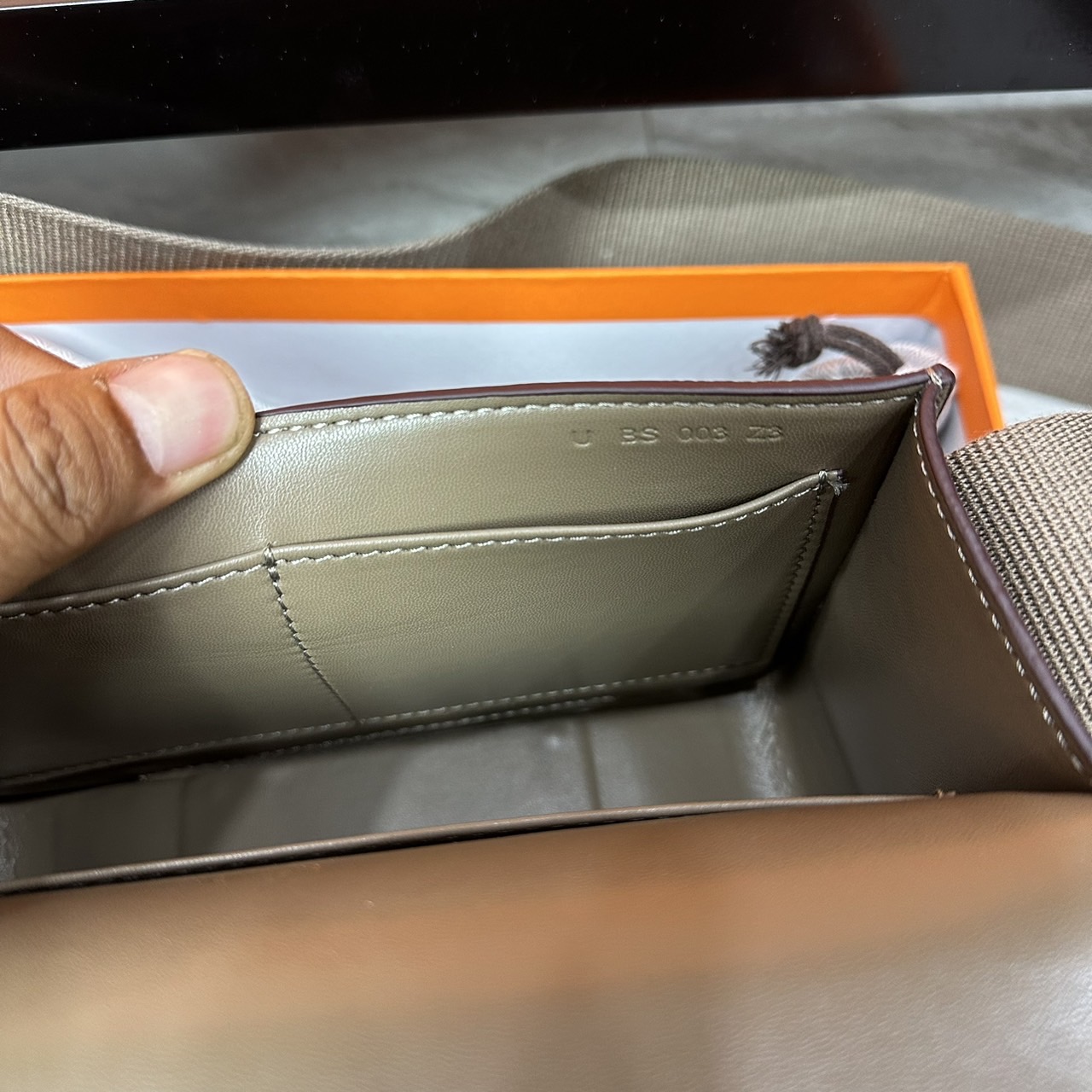 HERMES Chevre Mysore Geta Messenger Bag 20cm กระเป๋าทรงกล่องแมสเซ็นเจอร์แบรนด์หรู เอกลักษณ์ของความสง่างาม เกรดออริ สลับแท้ 1:1 ใช้งานต่างประเทศได้