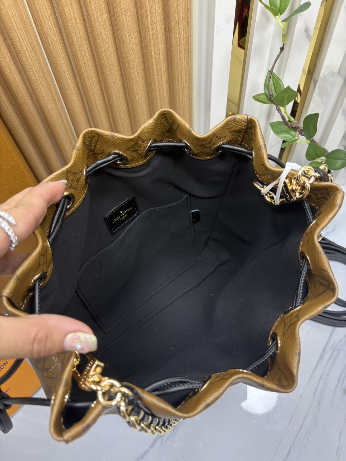 LV Noe Trunk PM bag Monogram Reverse Canvas / LV Bucket Bag กระเป๋าทรงบัคเก็ตรุ่นใหม่ล่าสุดจากรันเวย์ 2025 ใหม่พร้อมเสิร์ฟก่อนใคร แคนวาสแท้พิมพ์ลายโมโนแกรมสวยมาก