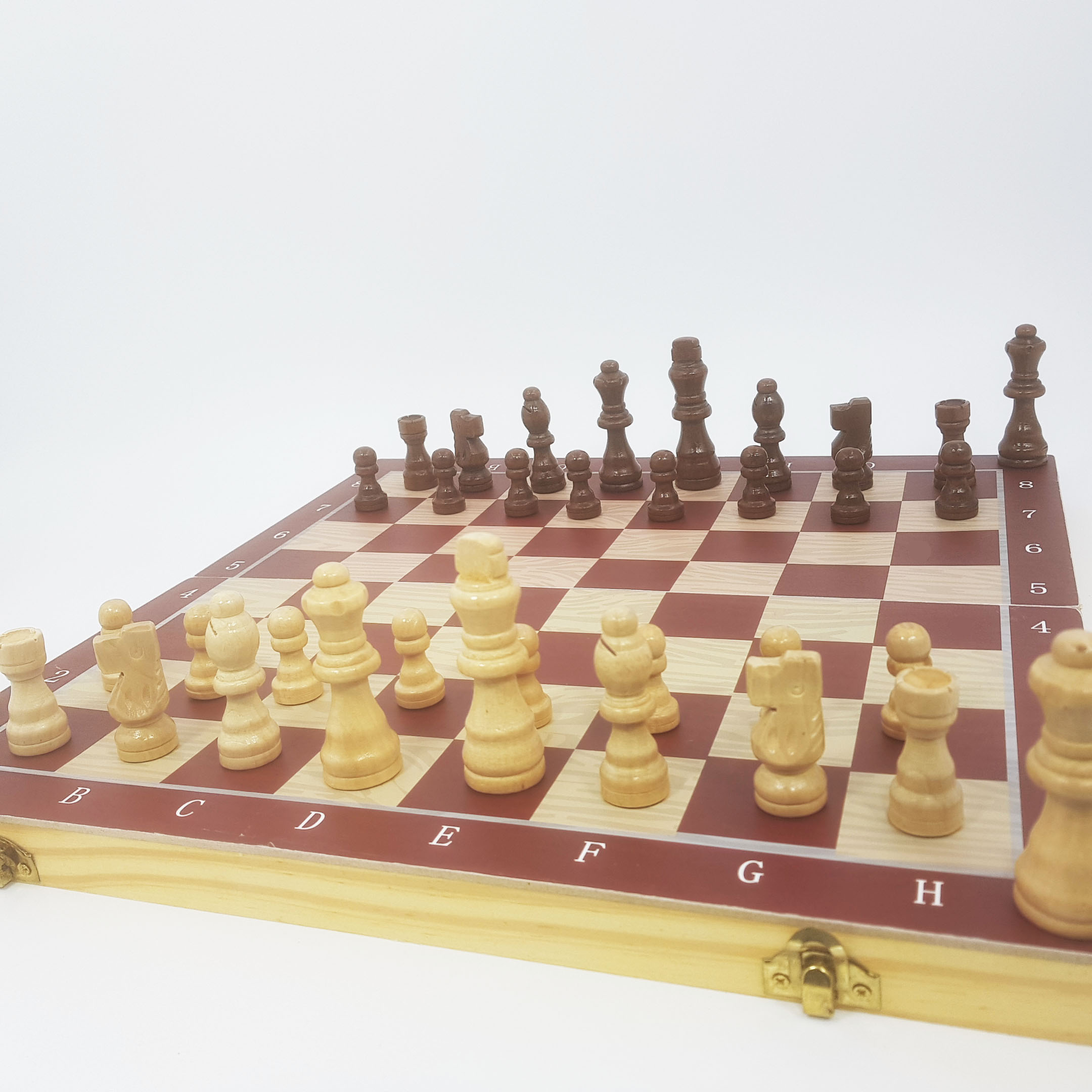 ชุดหมากรุกสากลกระดานพกพาพับได้แบบตัวไม้กระดานไม้ ตัวหมากเป็นแม่เหล็ก