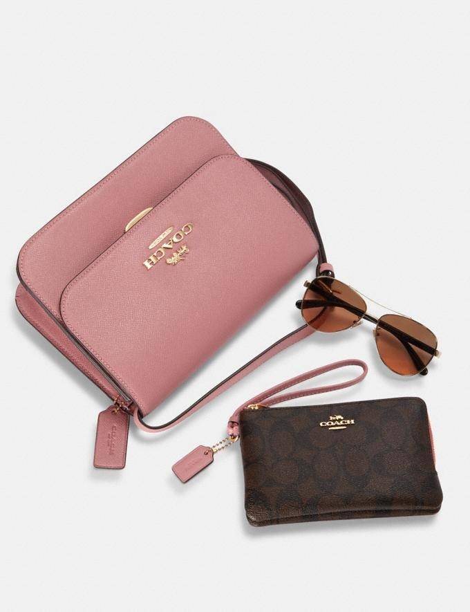 COACH C5632 BRYNN FLAP CROSSBODY แซ่บที่สุด ใหม่ที่สุด!! คอลเลคชั่นใหม่!! มองยังไงก็หลงรักละสายตาไม่ไหว กระเป๋าสะพายข้างลุคไฮน์ ที่ดีไซน์ออกมาได้ปัง และดูแพงมากๆ ด้วยดีเทลคลาสสิค รูปทรงใช้งานง่าย เรียบๆแต่มีดีเทล วัสดุหนัง crossgrain สวยคม!!! เปิด-ปิดด้วย