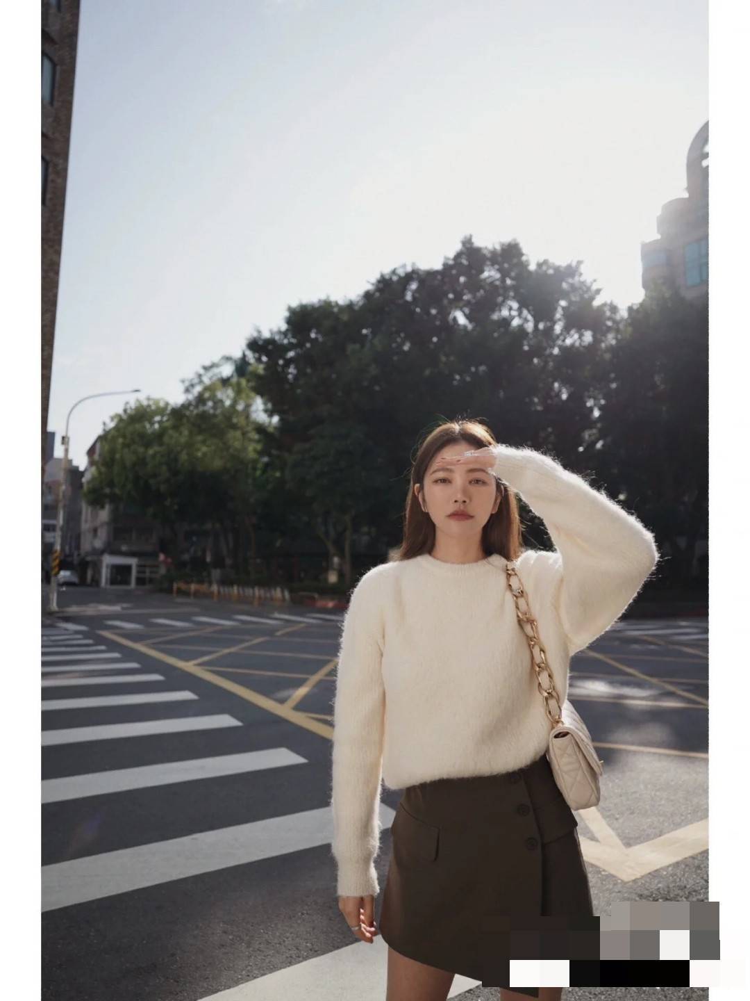 Chanel chunky chain bag สวยฟาดย้อนยุคความหรู ในราคาที่จับต้องได้ กับกระเป๋าสะพายไหล่ ไซส์กำลังสวย โดดเด่นด้วยสายสะพายโซ่สลับหนังเส้นใหญ่ ทนทาน ดูแพง