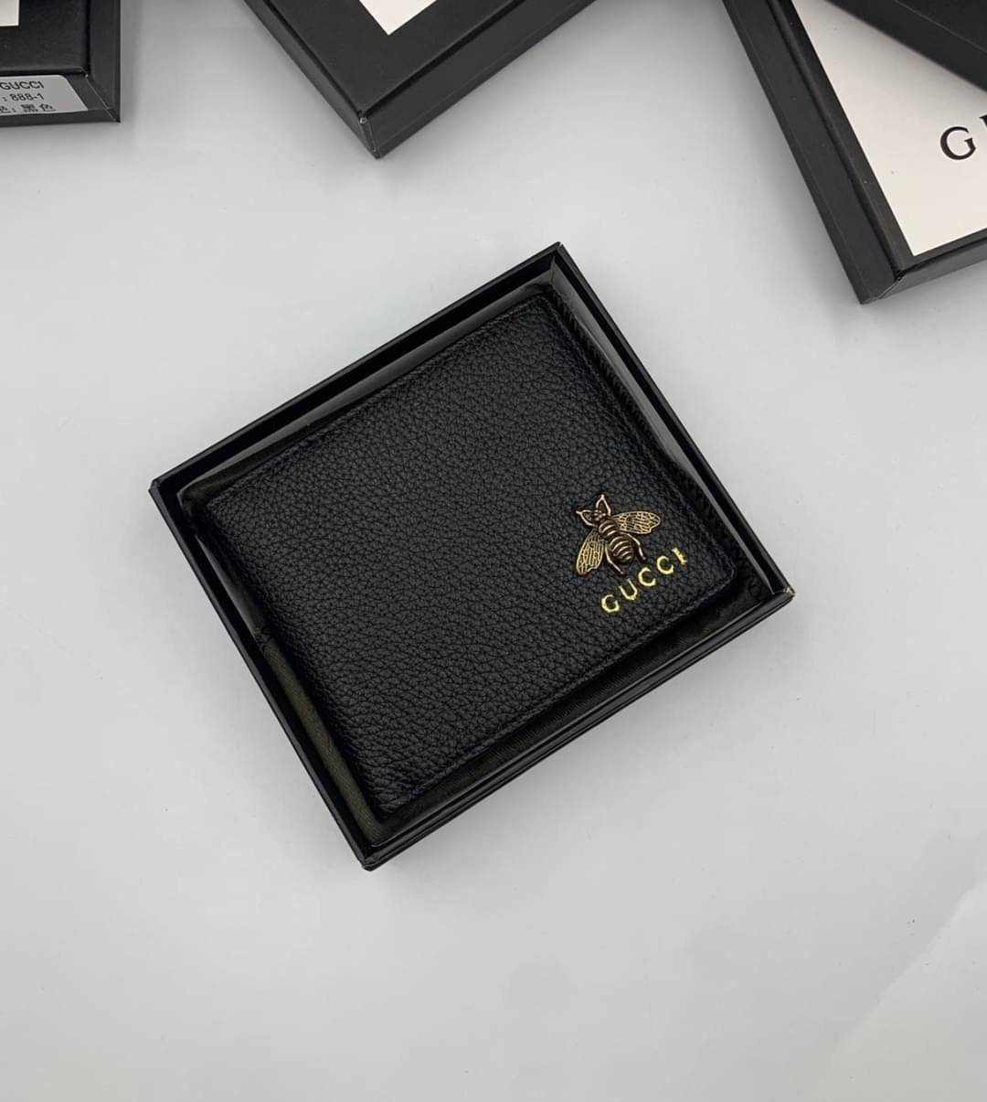 หนังแท้ GUCCI GG Marmont leather bi-fold wallet / GUCCI BLACK ANIMALIER BEE WALLET / GUCCI Men Wallet พร้อมส่งที่ไทย กระเป๋าสตางค์ 2 พับ รุ่นคลาสสิกได้ทุกยุคสมัย งานหนังแท้ทั้งใบ พร้อมส่งที่ไทย ภาพสินค้าถ่ายจากงานขายจริง ใช้งานต่างประเทศได้