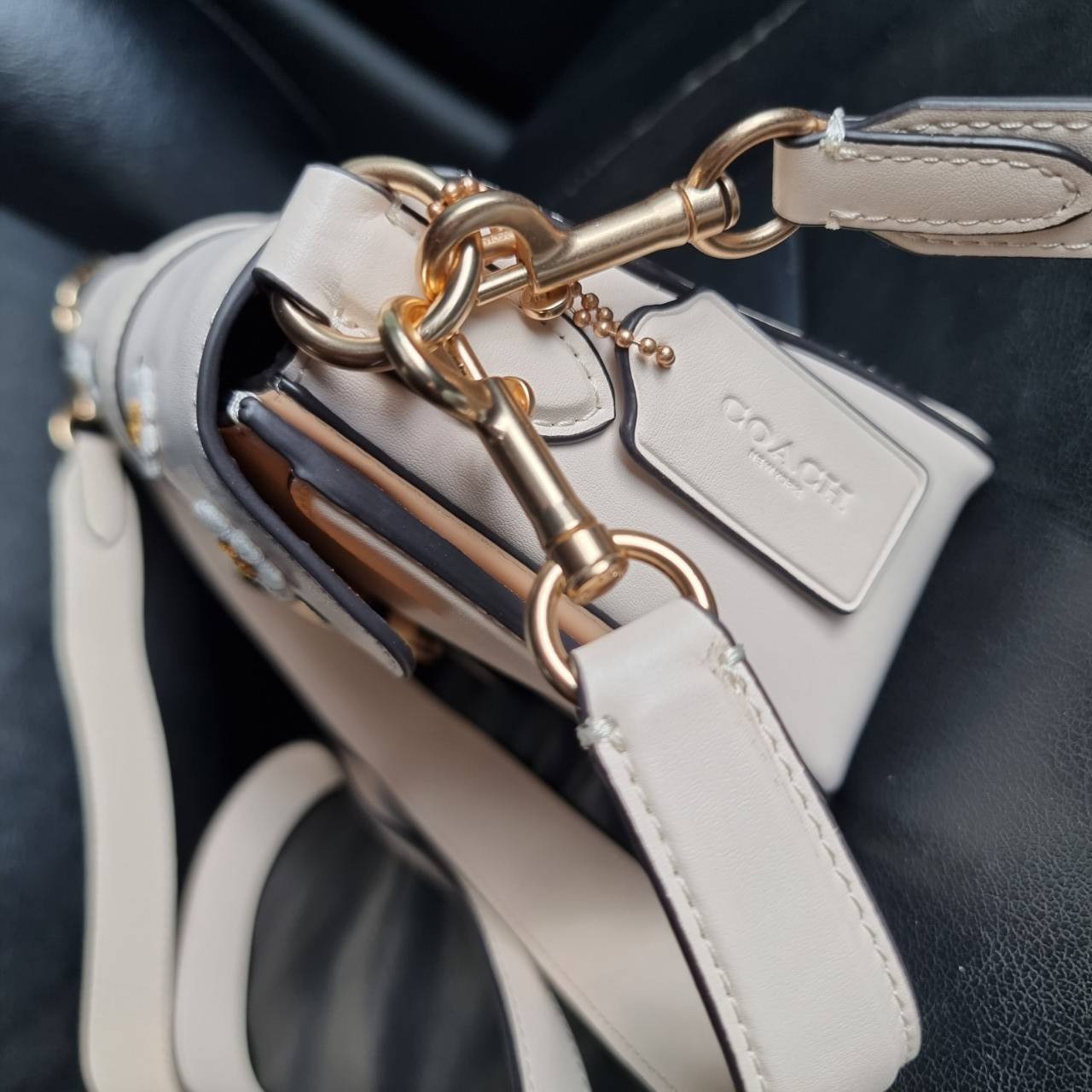 COACH C3594 GEORGIE SHOULDER BAG WITH DAISY EMBROIDERY