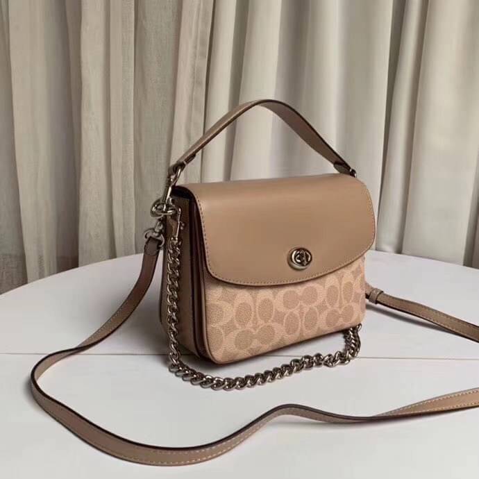 3สาย Coach 89089 Cassie Crossbody 19 In Signature Canvas เรียบหรู ดูดี ต้องไอเท็มนี้เลยจ้า กระเป๋าถือ/สะพายข้าง สุดพิเศษ!! มีสายมาให้ถึง 3 แบบ!! สลับใช้แมทช์ตามสไตล์ได้เลย วัสดุหนังแคนวาสสลับหนังเรียบ เปิด-ปิดด้วยตัวบิดล็อค ภายในแบ่งสัดส่วนอย่างดี ใส่ของไ