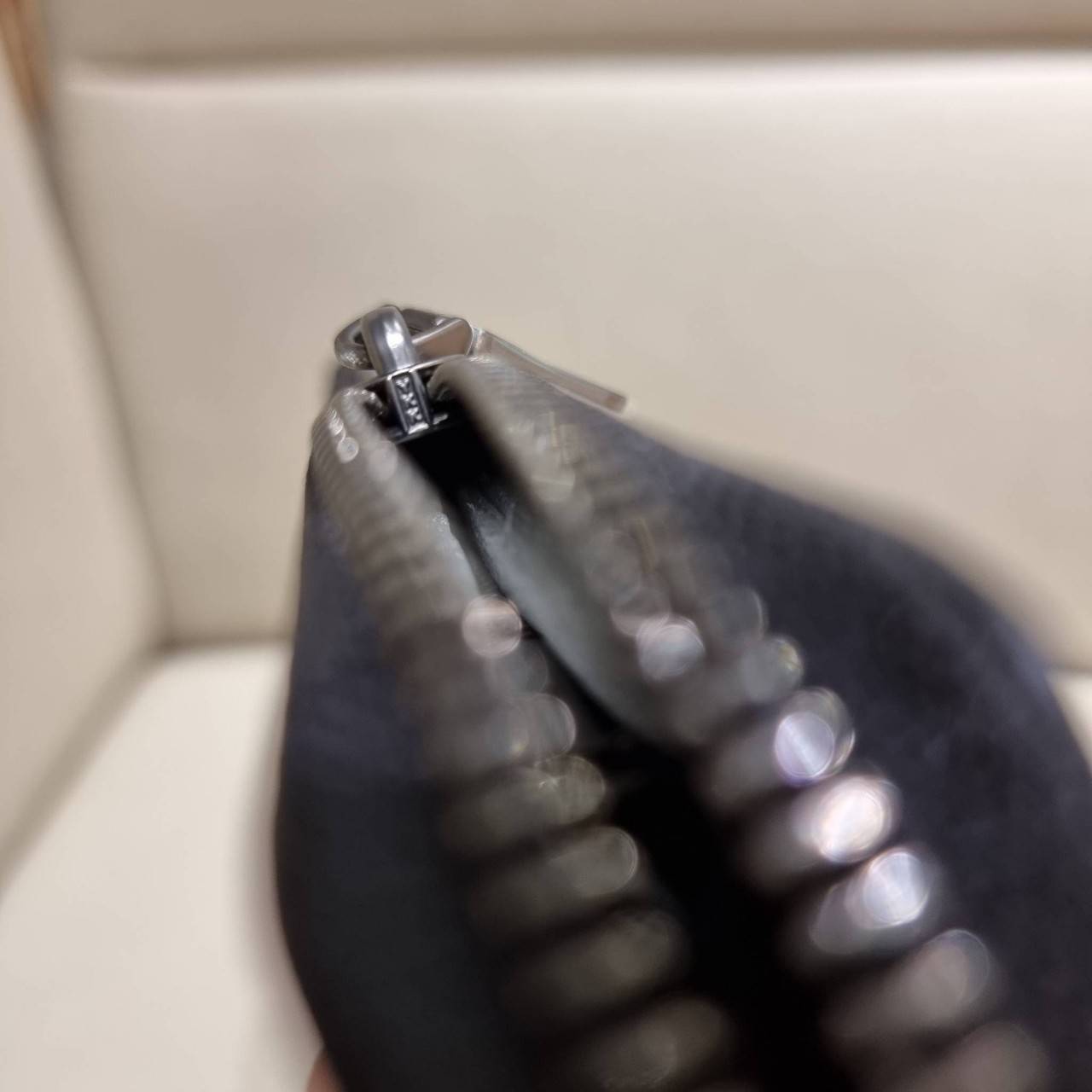 COACH C4327 COACH x PEANUT ACCORDION ZIP WALLET IN SIGNATURE CANVAS WITH SNOOPY PRINT คอลเลคชั่นใหม่ กระเป๋าสตางค์ใบยาว ลายสนูปพี น่ารักน่าใช้ สีคลาสสิค ใช้ได้ตลอดกาลไม่มีตกเทรนด์ วัสดุหนังแคนวาสเคลือบลาย ภายในใส่บัตรได้เยอะ มีช่องซิปแยก ใส่โทรศัพท์ได้ พก