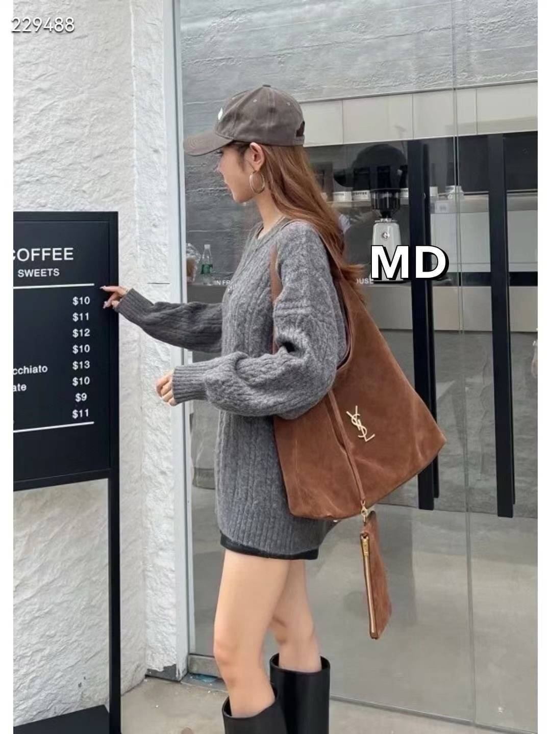 YSL Hobo Leather Bag / YSL Hobo Suede Bag กระเป๋าสะพายทรงโท้ทใบใหญ่รุ่นใหม่ หูจับในตัวใช้งานง่ายจุของได้เยอะ งานหนังเรียบและงานหนังกลับสีน้ำตาล ดีไซน์เรียบแต่หรู