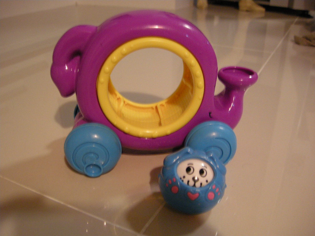 Fisher-Price Topzy Tumblers Whirl 'n Tumble Elephant