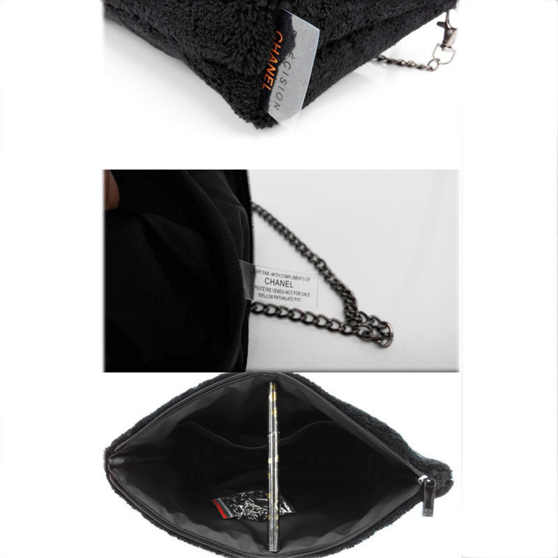 Chanel Precision Velour Crossbody Bag กระเป๋าสะพายพร้อมสายโซ่ ผ้าขนสัตว์วูฟนุ่ม งานพรีเมี่ยมกิ้ฟ จากเคาเตอร์ต่างประเทศคะ ได้ กระเป๋าclutch & shoulder bag จากแบรนด์ Chanel เป็นกระเป๋าผ้าcoton ขนนิ่ม น้ำหนักเบา สวยหรู ตามแบบฉบับของแบรนด์เลย ตัวกระเป๋าขนาดกำ