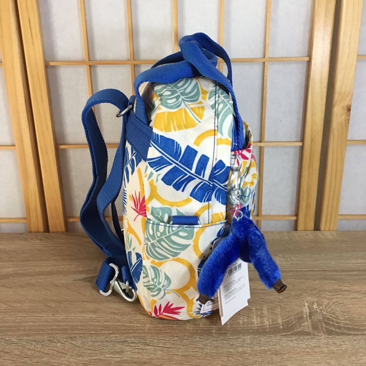 Kipling Mini Backpack K12688 กระเป๋าขนาดมินิ ใช้งานได้ถึง 3 แบบ ปรับเป็นเป้สะพายหลัง สะพายข้าง และมีหูหิ้ว ลวดลายสวยน่ารัก มีช่องเก็บหลายช่องแยกเก็บของจุกจิก ด้านข้างมีช่องโล่งไว้ใส่ขวดน้ำหรือของที่ต้องหยิบใช้บ่อยครั้ง สะพายได้กับสาวทุกลุคเลยค่ะ ไม่ควรพลา