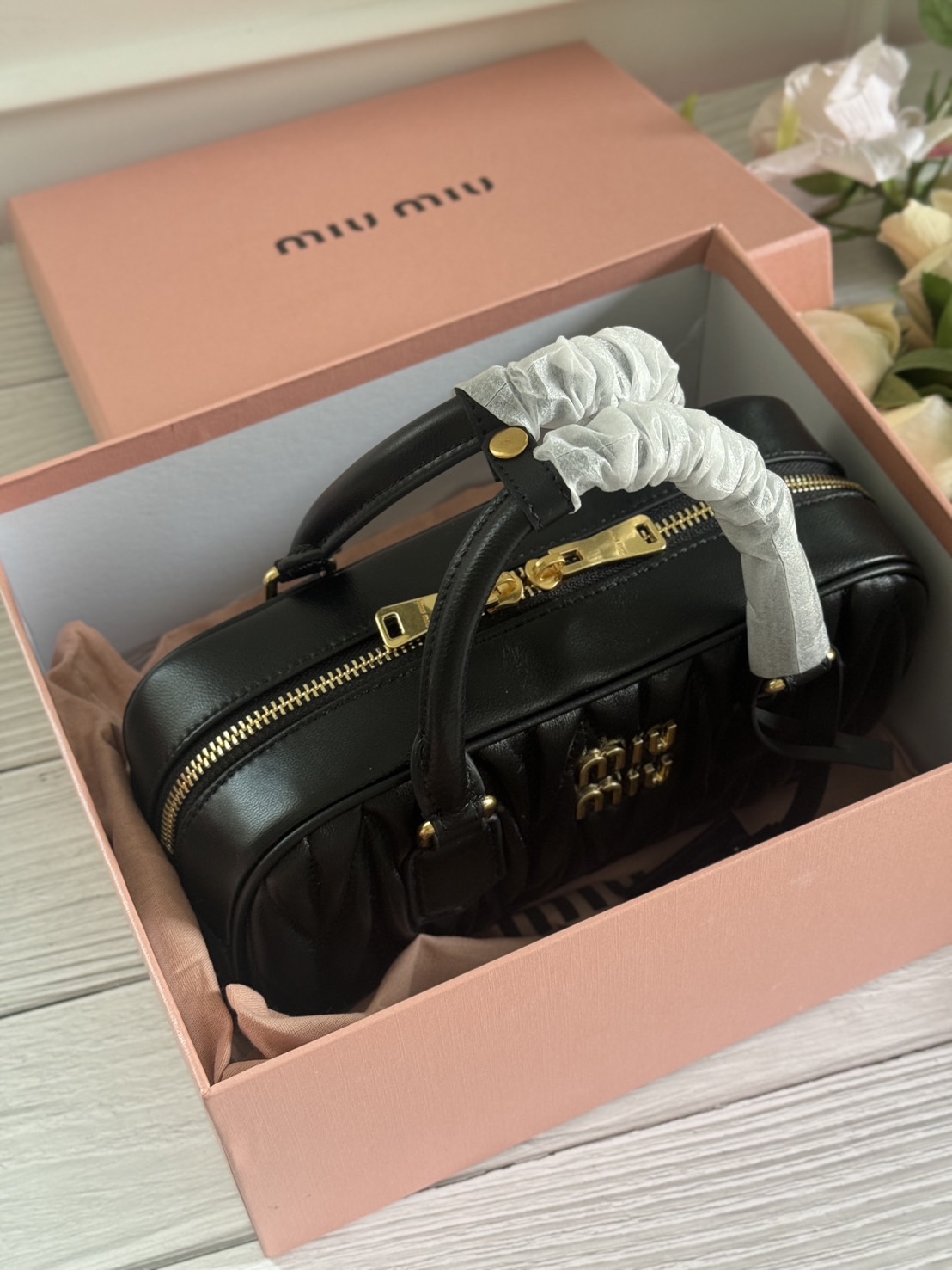MIU MIU Arcadie Matelassé nappa leather bag 24cm กระเป๋าถือสะพาย luxurious เกรดออริ ท็อป 1:1 เกรดงานปราณีตละเอียด หนังสวย เกรดดีสุด ใช้งานต่างประเทศได้