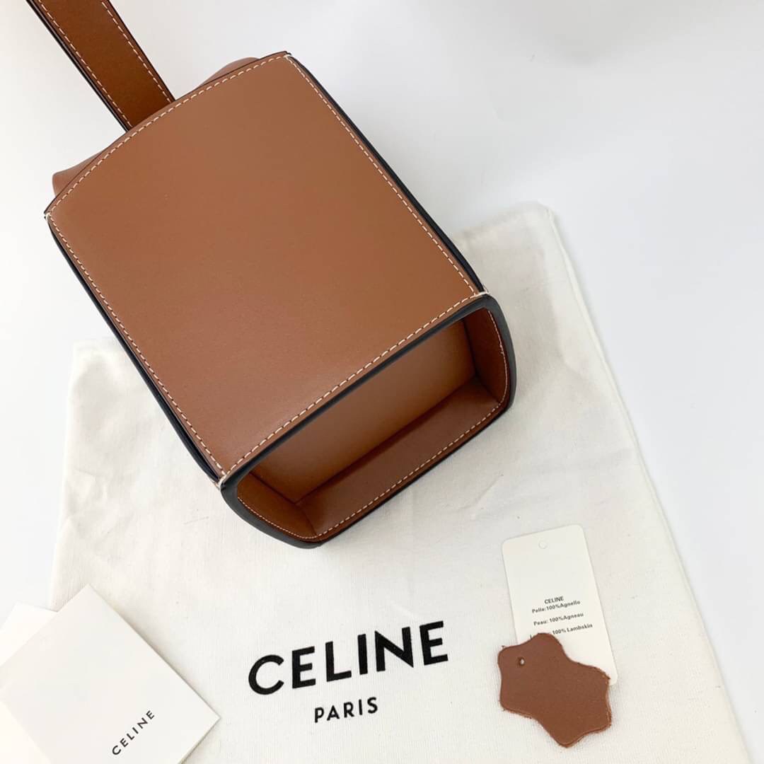 VIP 】หนังแท้ CELINE BOX CLASSIC HANDBAG หนังสวยอยู่ทรง สวยหรูที่สุด รูปทรงทันสมัยคลาสสิกมินิมอลมากค่ะ พร้อมส่งที่ไทยราคาสุดคุ้มห้ามพลาดค่ะ!