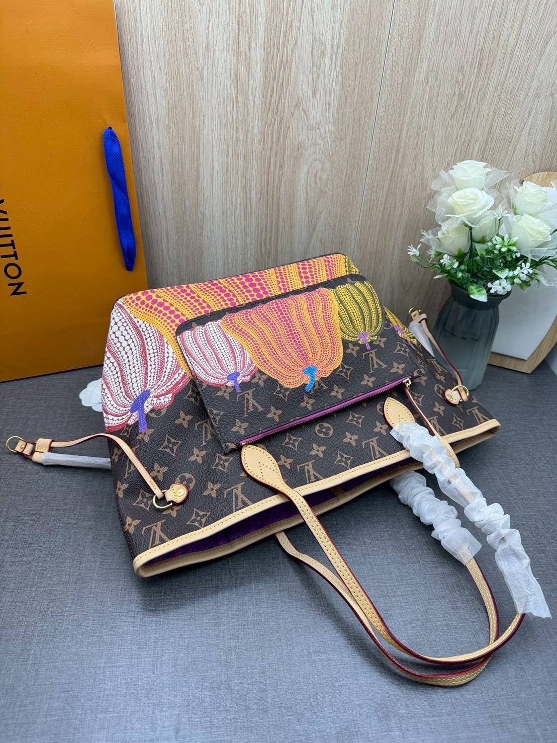 ORI หนังแท้ | LV x YK Neverfull MM Bag Monogram Pumpkin / LV Tote Bag กระเป๋าสะพายทรงโท้ทใบใหญ่ ลายฟักทองหลากสีสดใส