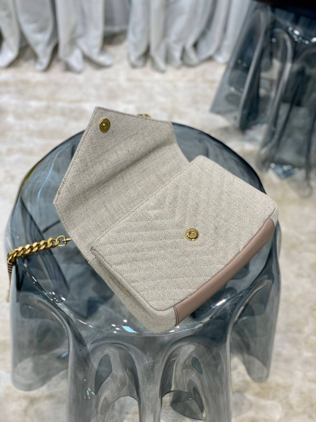 YSL Medium College Denim Shoulder Bag เกรดเทพออริจินอล 1:1 ใช้งานต่างประเทศได้ กระเป๋าสะพายทรงสุดฮอต ดีไซน์เรียบหรู โดดเด่นด้วยผ้าเดนิมสีเบจอย่างดีเต็มใบ