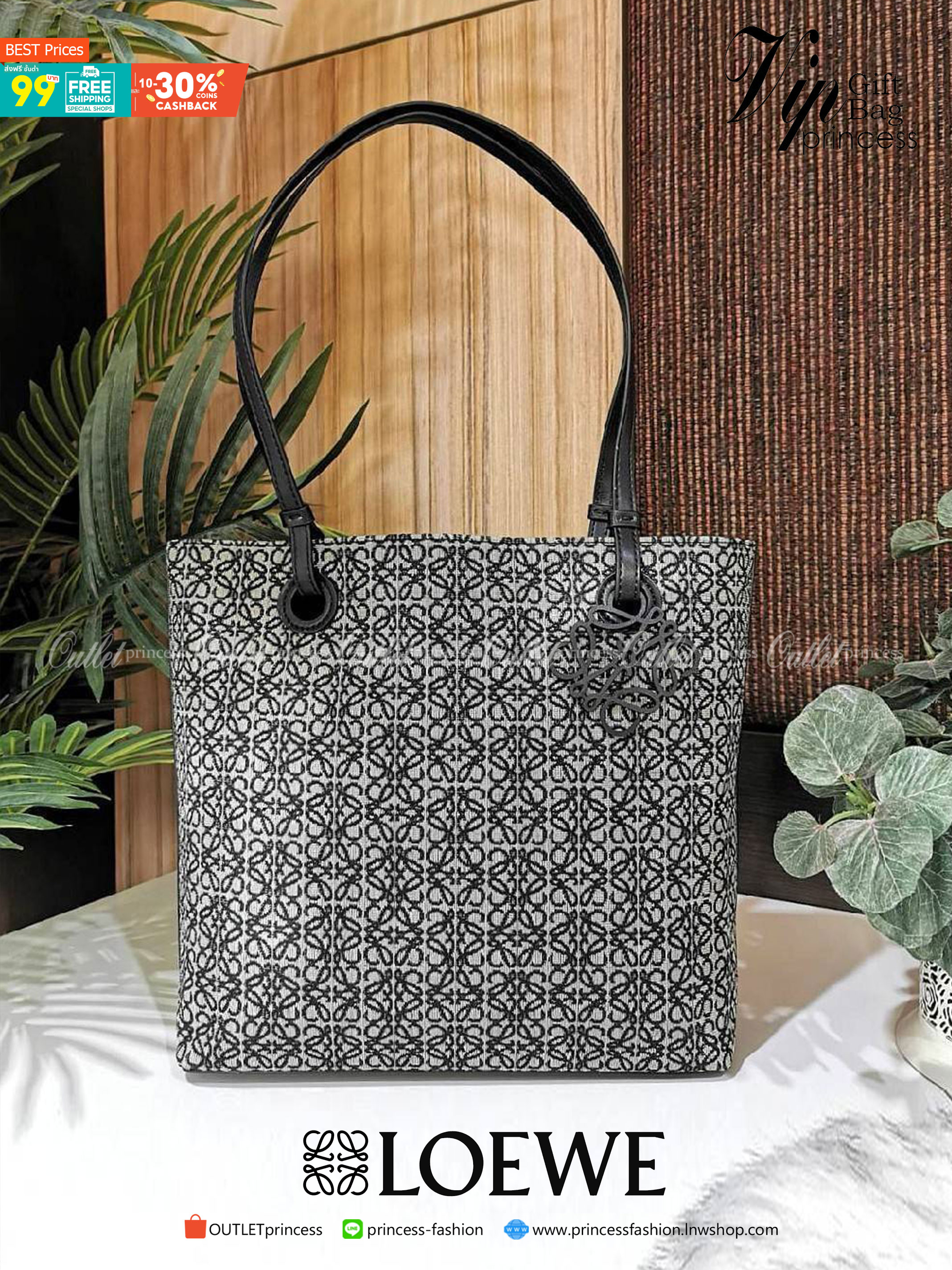 LOEWE ANAGRAM TOTE BAG VIP GIFT WITH PURCHASE GWP พรีเมี่ยมกิ๊ฟ Limited จาก LOEWE PERFUME DUTYFREE ไอเท็มใหม่! ดีไซน์สวยคงเอกลักษณ์ด้วยวัสดุ Anagram Canvas Jacquard Fabric ผสมผสานหนังแท้ Calfskin ลงตัวสุดคลาสสิค ขนาดกำลังดี น้ำหนักเบา ใส่เอกสาร A4 Noteboo