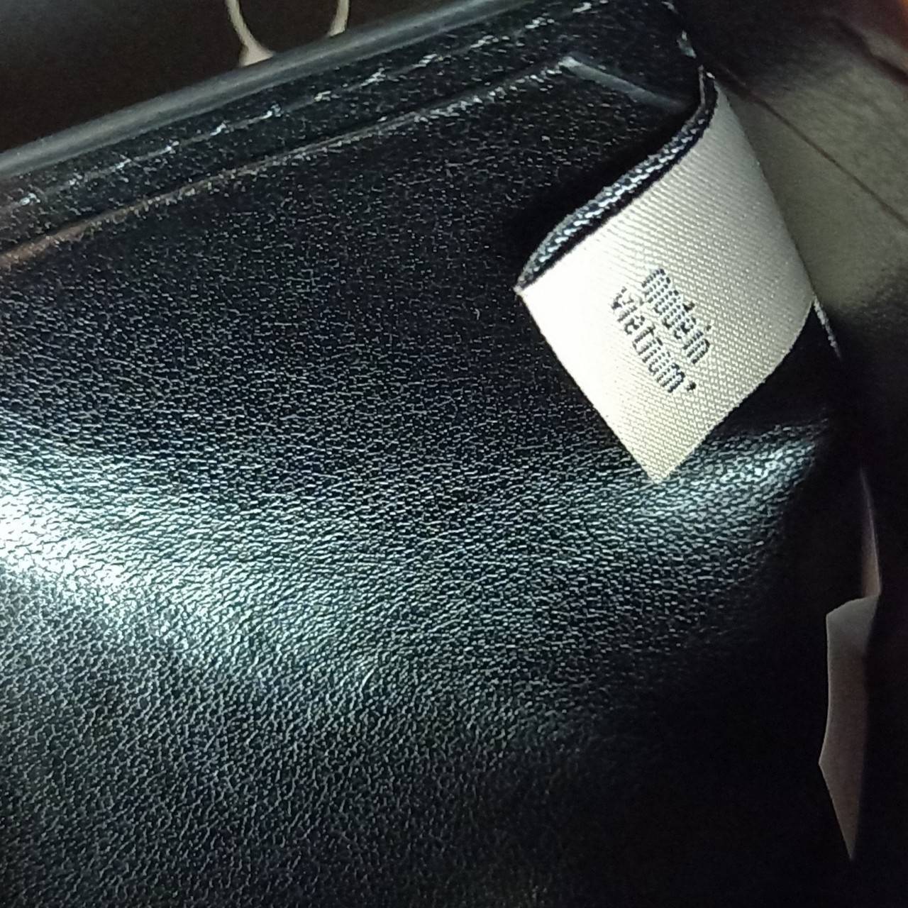 COACH COMPACT ID WALLET IN SPORT CALF LEATHER WITH KEY FOB LIMITED BOX(COACH F74991)🍁BOX SET กระเป๋าสตางค์ใบสั้น มาพร้อมใบลูกแบบแพ๊คคู่+และพวงกุญแจ//วัสดุหนังแท้ หนังนิ่ม เนื้อสัมผัสคือดีมากๆ ยิ่งจับ ยิ่งดูดี มาดเข้มบาดลึกลงตัวมาก ดูมีเสน่ห์น่าค้น