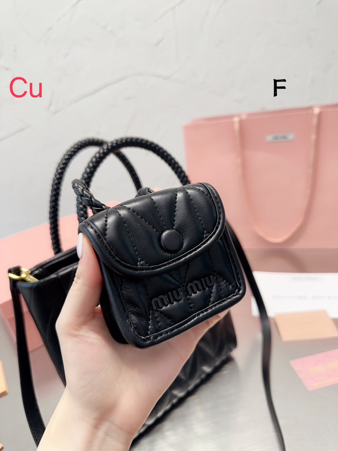 MIU MIU Tote candy color handbag / MIU MIU BAG พร้อมส่ง 4 สี กระเป๋าทรงโท้ท พร้อมใบเล็ก น่ารักน่าใช้ให้ความละมุน ลุคคุณหนูน่ารักสุดๆ ค่ะ