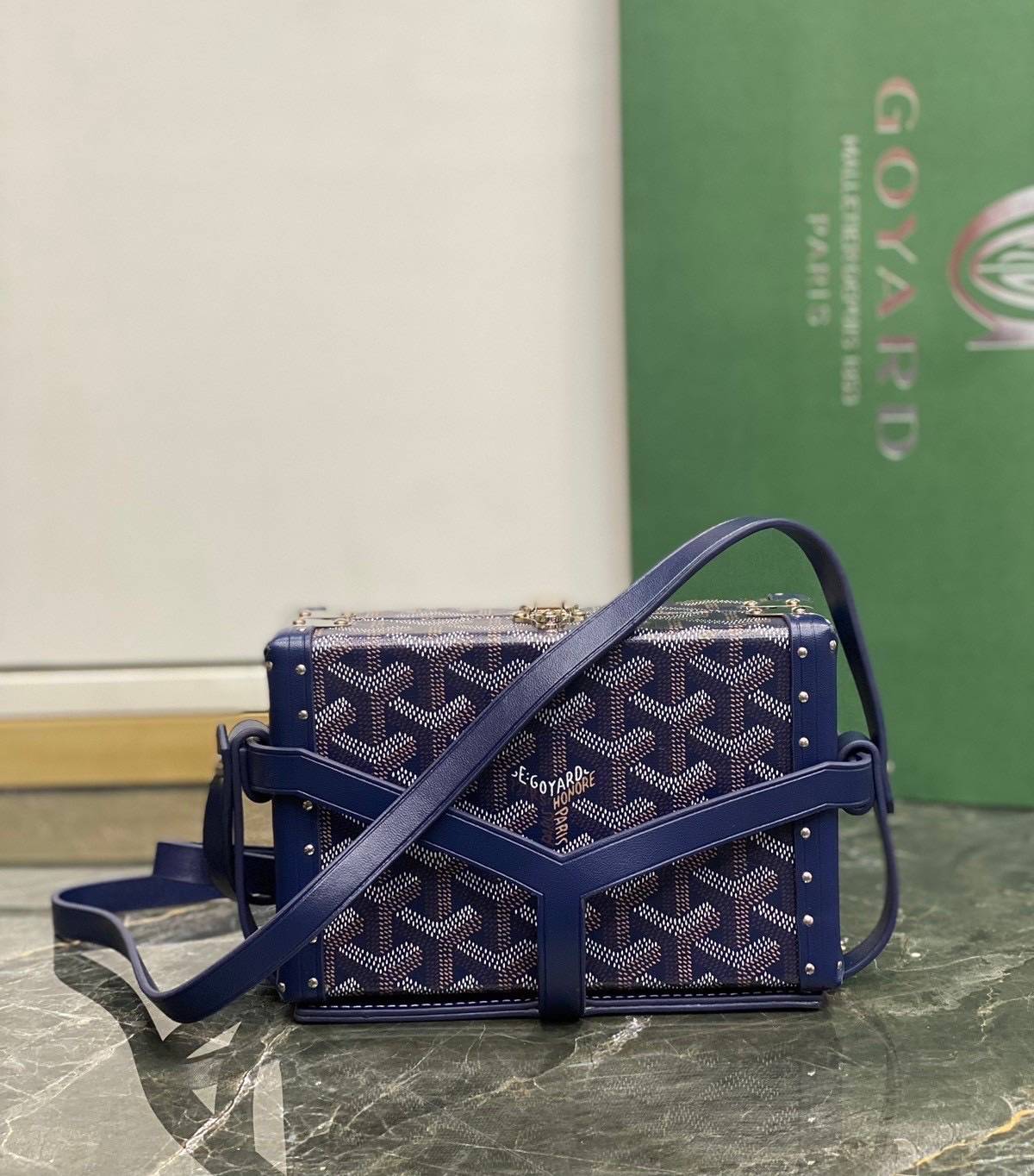 ORI หนังแท้ | Goyard Minaudière Trunk Bag กระเป๋าสะพายทรงแมสเซ็นเจอร์ เป็นคลัตช์ได้ในใบเดียว น้ำหนักเบา ทรงกล่องดีไซน์ใช้งานง่าย สวยหรู