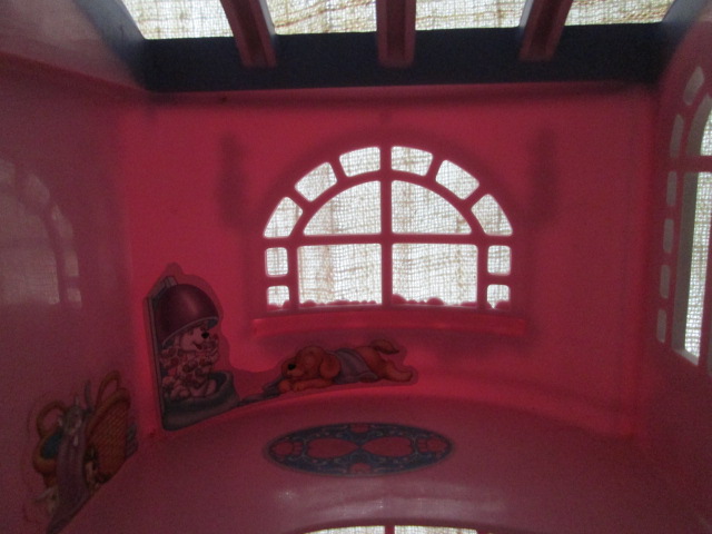 Fisher Price Go Anywhere Girls Pet Parlor ของเล่นมือสอง (บ้านตุ๊กตา)