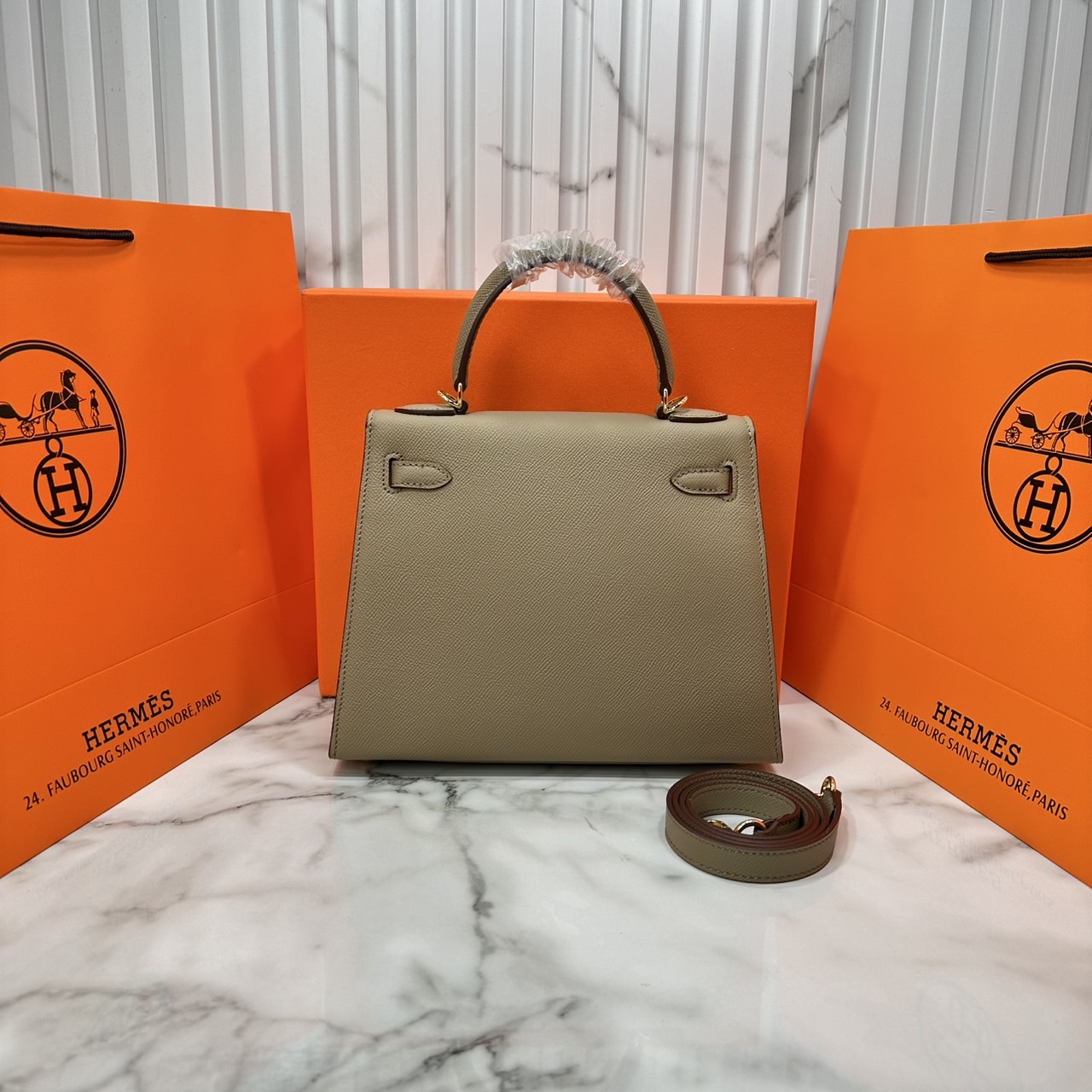 ORI หนังแท้ | Hermes Kelly 25cm กระเป๋าสะพายที่สุดแห่งหรูหราลัคชู นิยามของความสง่างามเหนือกาลเวลา แบรนด์เนมในฝัน งดงามดั่งเจ้าหญิง