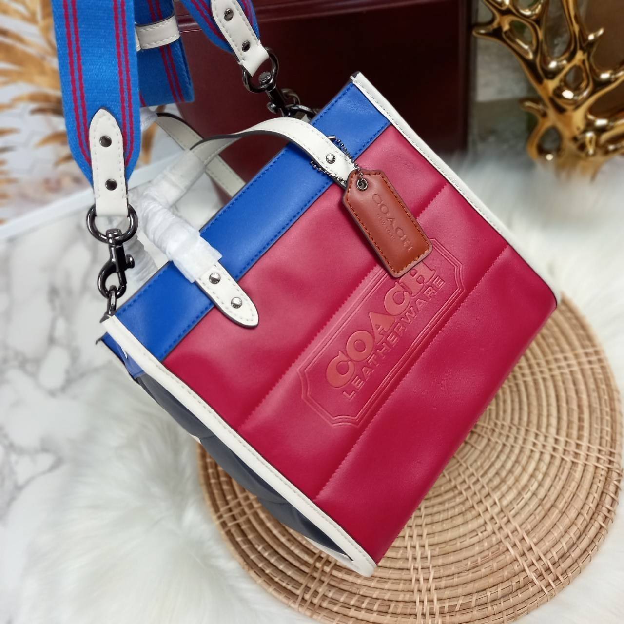 COACH CASUAL STYLE STREET STYLE 2WAY PLAIN LEATHER ELEGANT STYLE (C6958 C6852) 🌺 ที่สุด! ของที่สุด!! กระเป๋าถือ กระเป๋าสะพายรูปทรงสุดฮิต สุดคลาสสิค รุ่น UNISEX ที่ชิคๆ สบายๆ ได้ทั้งชายและหญิง// วัสดุหนังแท้ทั้งใบ ตัดเย็บด้วยหนังเนื้อนุ่มพิเศษ หนา 