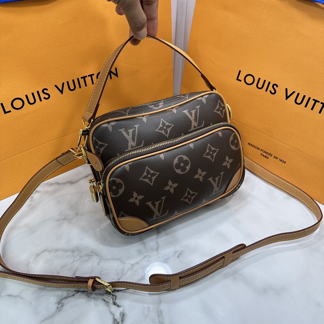 LV Nil bag Monogram Canvas กระเป๋าสะพายทรงแมสเซ็นเจอร์สไตล์วินเทจ ครอสบอดี้รุ่น Nil หรูหรา พิมพ์ลาย โมโนแกรมพาตินา VVT ช่วยขับเน้นลุควินเทจให้โดดเด่น