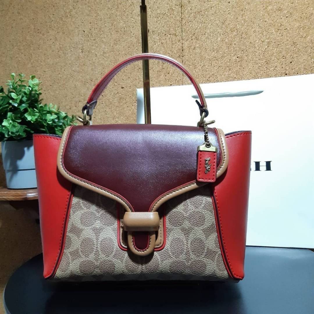 COACH COURIER CARRYALL 23 IN COLORBLOCK SIGNATURE CANVAS พร้อมส่ง 7 แบบ พร้อมส่ง ลุคดูไฮสุดๆค่ะ! กระเป๋าสะพายหนังหรูหราและคลาสสิค หนังแท้ชั้นดีที่สุด น้ำหนักเบา หนังสวยมากก สัมผัสแล้วหลงรักแน่นอนจ้าา😘