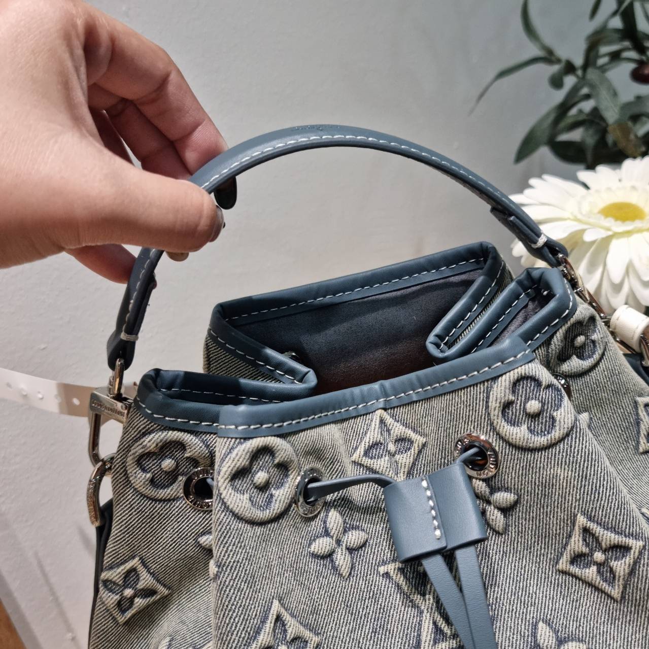 LV Neo washed denim monogram bag / LV Bucket Bag ใหม่ล่าสุด กระเป๋าทรงบัคเก็ตรุ่นฮิตที่มาในรูปแบบ washed denim สวยคลาสสิค คมชัด ดูแพง