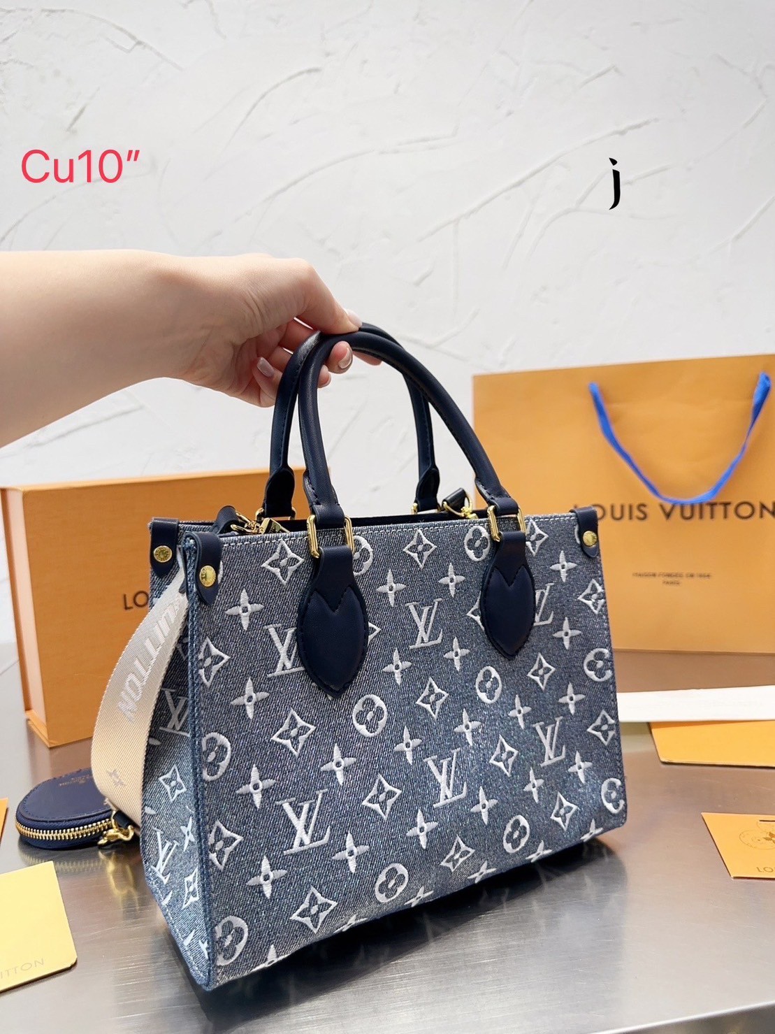 LV OnTheGo Denim / LV Tote Denim Bag กระเป๋าทรงโท้ทงานผ้าเดนิมสังเคราะห์ปักลายโมโนแกรม คูลสุด ใครเห็นต้องเป็นคลั่งรัก