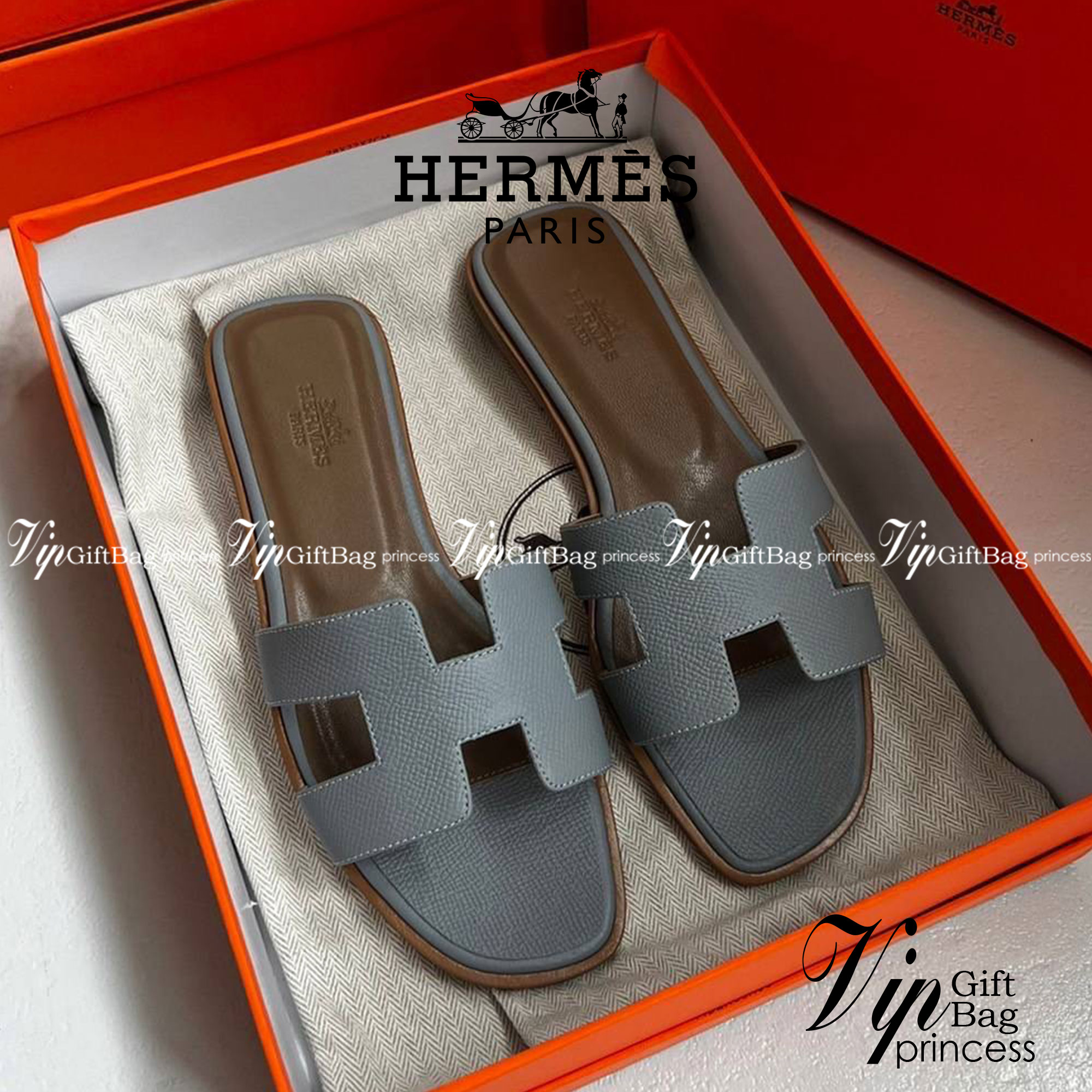 หนังแท้ Hermes sandal Epsom leather รองเท้าแตะงานสั่งตัตใช้สลับแท้ เกรดออริจินอล 1:1 เกรดเหมือนสุด มี series code ทุกคู่ งานตัดเย็บปราณีตละเอียด ใส่สบาย ไม่ลื่น ใช้ทนนาน เกรดนี้คุ้มมาก ไม่ผิดหวังค่ะ ภาพสินค้าถ่ายจากงานขายจริง ใช้งานต่างประเทศได้