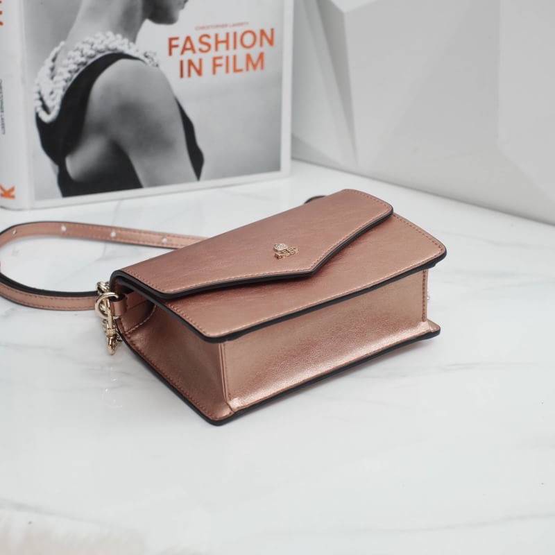 ทรงน่ารักมาก ใบเล็ก สี Glitter ✨ Limited รับ (summer) **KEEPBAG_Aris กระเป๋าใบใหม่เอาใจสาวทุกสไตล์เลยค่ะ 🌈🌈Summer นี้ ใครกำลังมองหากระเป๋าใบเล็กกะทัดรัด เหมาะกับทุกๆวัน ใช้งานง่าย ใส่ของครบใบนี้แนะนำเลยค่า น้ำหนักเบา สะพายไม่เจ็บไหล