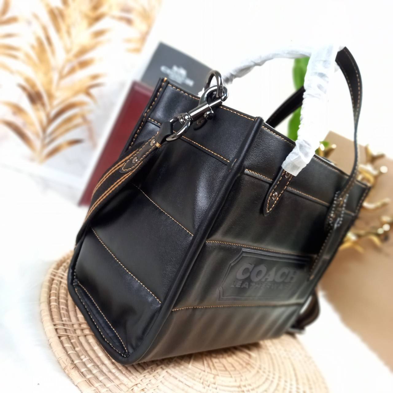 COACH CASUAL STYLE STREET STYLE 2WAY PLAIN LEATHER ELEGANT STYLE (C6958 C6852) 🌺 ที่สุด! ของที่สุด!! กระเป๋าถือ กระเป๋าสะพายรูปทรงสุดฮิต สุดคลาสสิค รุ่น UNISEX ที่ชิคๆ สบายๆ ได้ทั้งชายและหญิง// วัสดุหนังแท้ทั้งใบ ตัดเย็บด้วยหนังเนื้อนุ่มพิเศษ หนา 