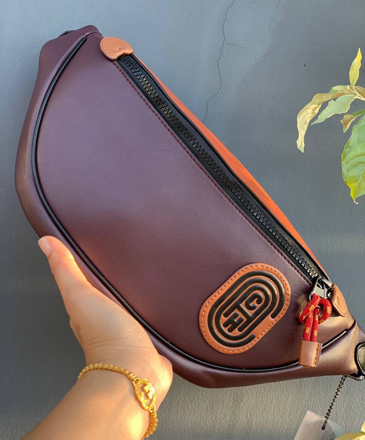 OUTTLET 】Coach Belt Bag ใบใหญ่คะ! Coach Rivington Belt Bag In Colorblock With Coach Patch C78947 สีเข้าใหม่ ได้ใจหนุ่มๆกันเลยค่าา 🌈สีจริงสวยมากค่ะ😘 กระเป๋าคาดอกด้านหน้า//คาดไปทางด้านหลัง//หรือคาดเอวได้ ตามแต่ความถนัดได้เลยนะคะ หนังแท้ นิ่ม