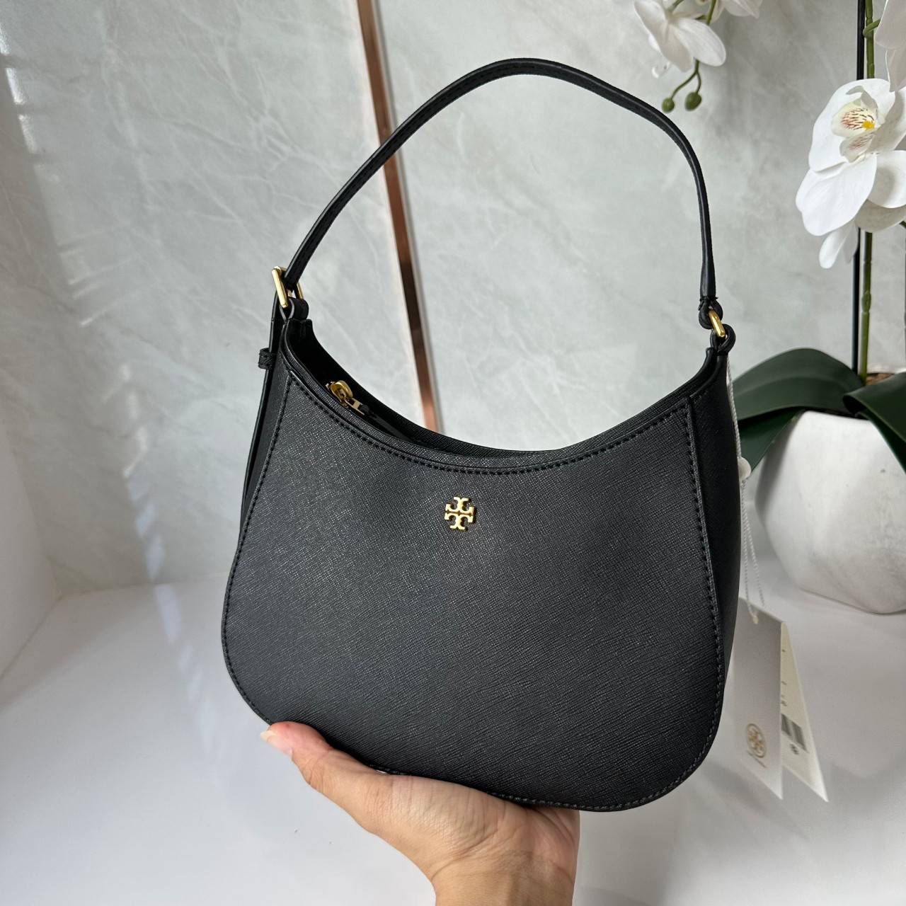 TORY BURCH EMERSON ZIP SHOULDER BAG 137416 / TORY BAG พร้อมส่ง 3 สี กระเป๋าสะพายไหล่ / คล้องแขน หนังซาเฟียโน่ ทนทาน