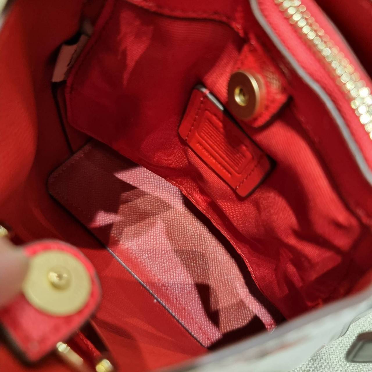 COACH MINI TOWN BUCKET BAG IN SIGNATURE CANVAS WITH VINTAGE MINI ROSE PRINT ((7270 7268 7267)) คอลเลคชั่นใหม่ล่าสุด!! น้องสาวคนสวยมาแล้วจ้า สดใสต้อนรับเทศกาลคริสต์มาส 🎅🎄 กระเป๋าบัคเก็ต ไซส์มินิ ใบจริงน่ารักม้าก!! น่าใช้แบบที่สุด วัสดุหนังแ