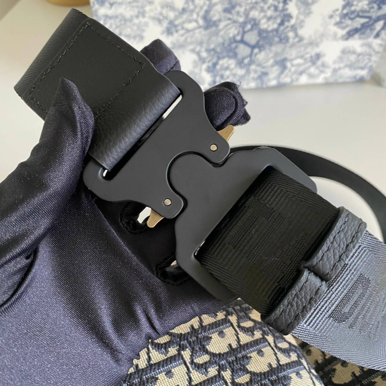 VIP 】𝐂𝐇𝐑𝐈𝐒𝐓𝐈𝐀𝐍 𝐃𝐈𝐎𝐑 SADDLE BAG Black Dior Oblique Jacquard พร้อมส่งที่ไทย 2 สีสุดคลาสสิก กระเป๋าสะพายข้าง สายปรับขนาดได้ จุของได้เยอะ ใช้ได้ทั้งหญิงชาย