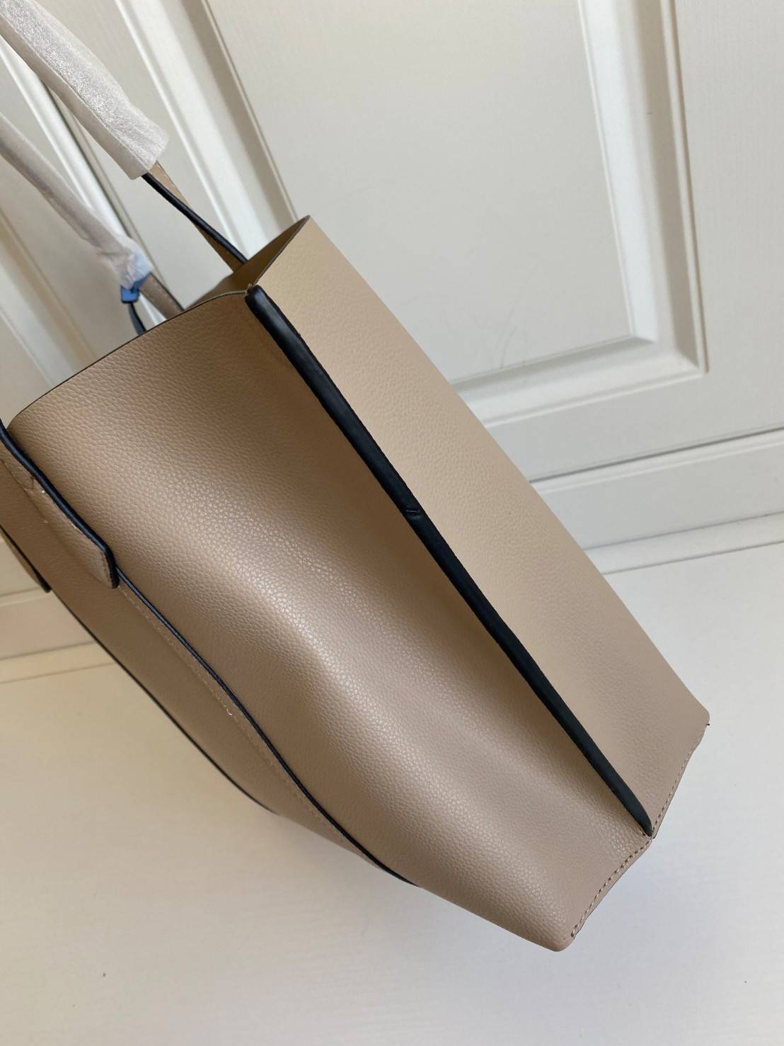 TORY BURCH LEATHERS BAG กระเป๋าทรง TOTE ใบใหญ่ ใส่ของได้จุใจมากแม่!!! **วัสดุหนังแท้คุณภาพเกรดพรีเมียม