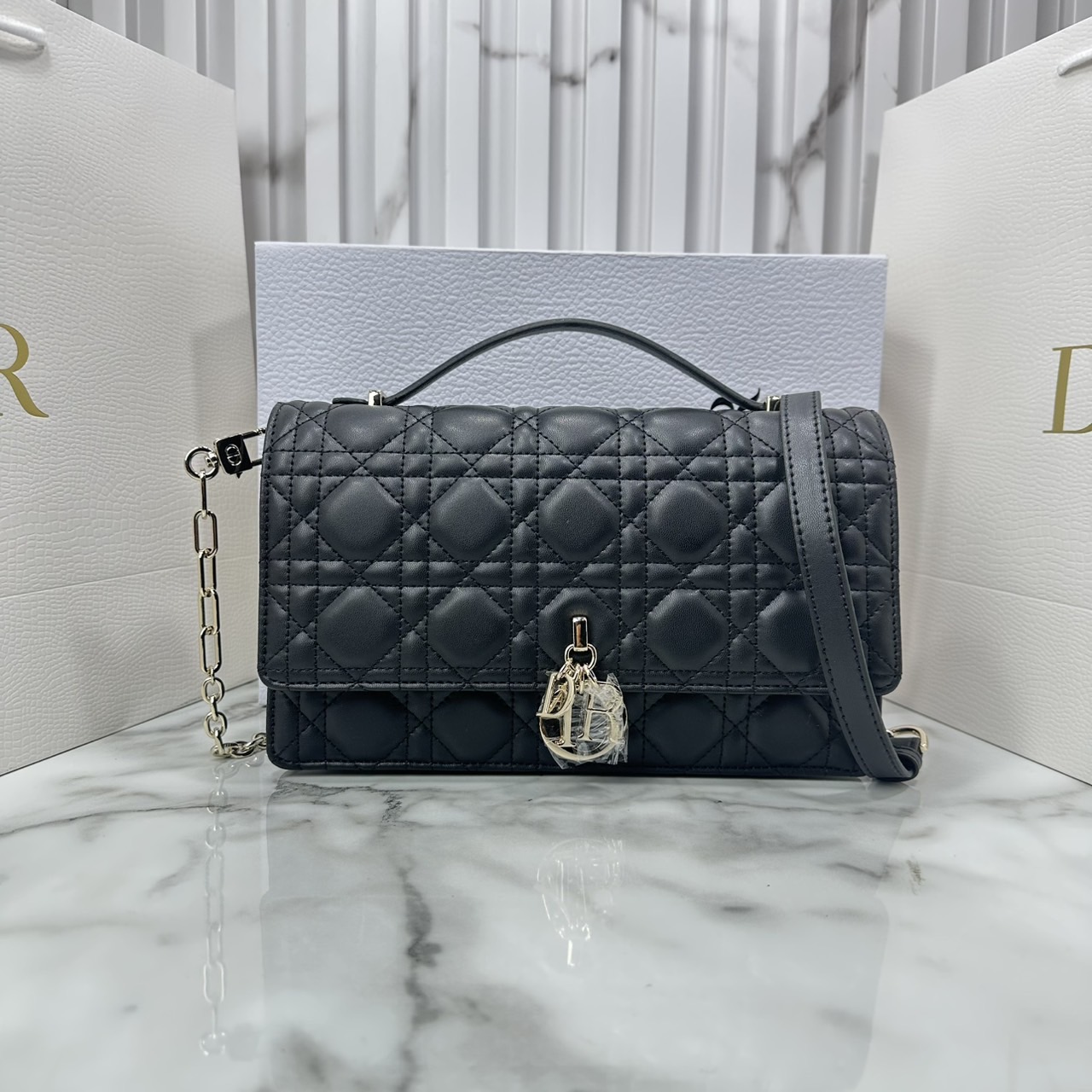 ORI หนังแท้ | My Dior Top Handle / Dior Clutch Bag กระเป๋าสะพายทรงคลัชทันสมัย หรูหราสง่างาม จะถือหรือสะพายก็ดูดีมีระดับ