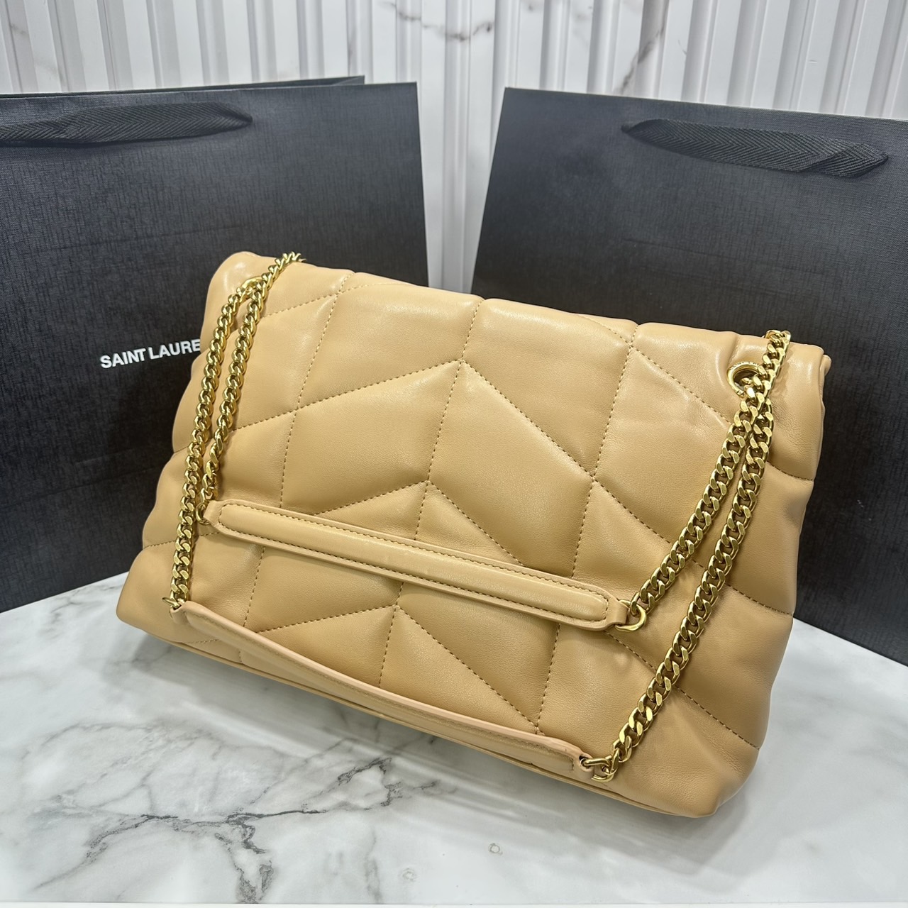 ORI หนังแท้ | 32cm YSL PUFFER Medium in Nappa leather กระเป๋าสะพายรุ่นยอดนิยม ทรงสวย ใช้ได้บ่อยไม่มีเบื่อ วัสดุหนังสัมผัสนิ่มมือ ดีไซน์เรียบหรู ดูแพง สะพายได้หลากหลาย