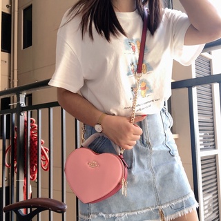 ต้อนรับวาเลนไทน์นี้ ❤️พร้อมส่งความรักหว๊านหว๊านค่ะ❤️ COACH HEART CROSSBODY BAG ((C5118//C5119)) 💥Limited edition หลงรักแน่นอน💋 พร้อมส่งที่ไทยก่อนใครวันนี้!