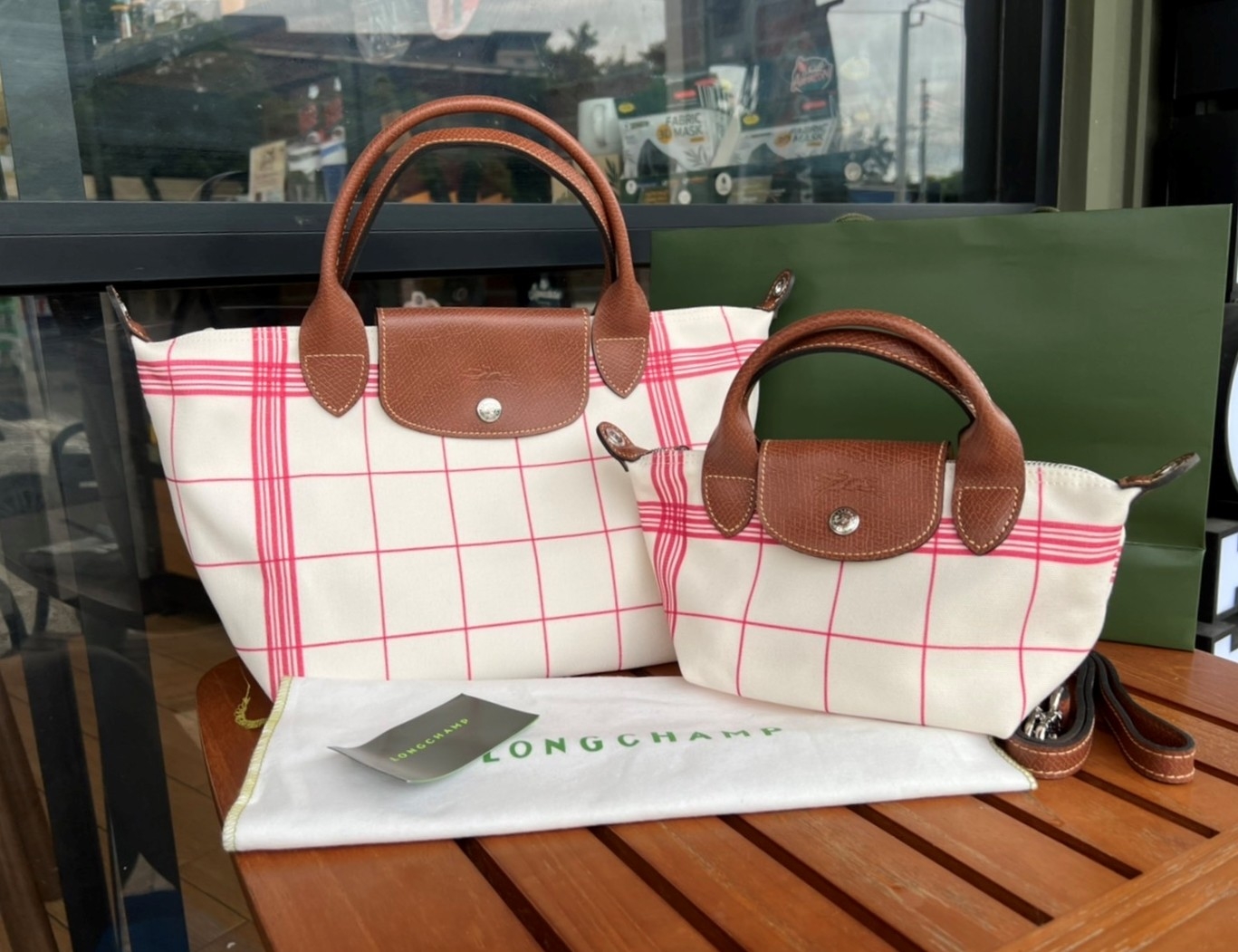 LONGCHAMP LE PLIAGE TORCHON Top handle bag - Red กระเป๋าถือขนาดเล็ก วัสดุผ้าฝ้าย อะไหลเงิน ตัดแต่งด้วยหนังวัวแท้ ผสมผสานแนวคลาสสิกแบบมินิมอลศิลปะการพับกระดาษแบบญี่ปุ่นดั้งเดิม