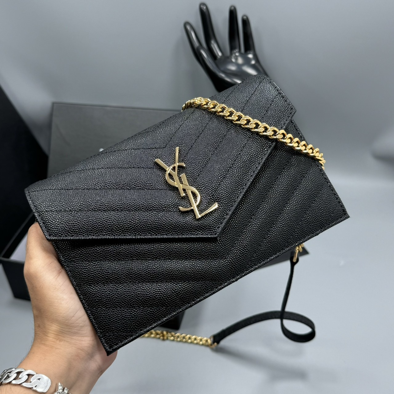 YSL Envelope WOC 7.5 Wallet on chain / YSL Clutch Bag 7.5" กระเป๋าสะพายรุ่นยอดนิยม เกรดหนังคาเวียร์สวยเต็มใบ เกรดออริ 1:1 ใช้งานต่างประเทศได้
