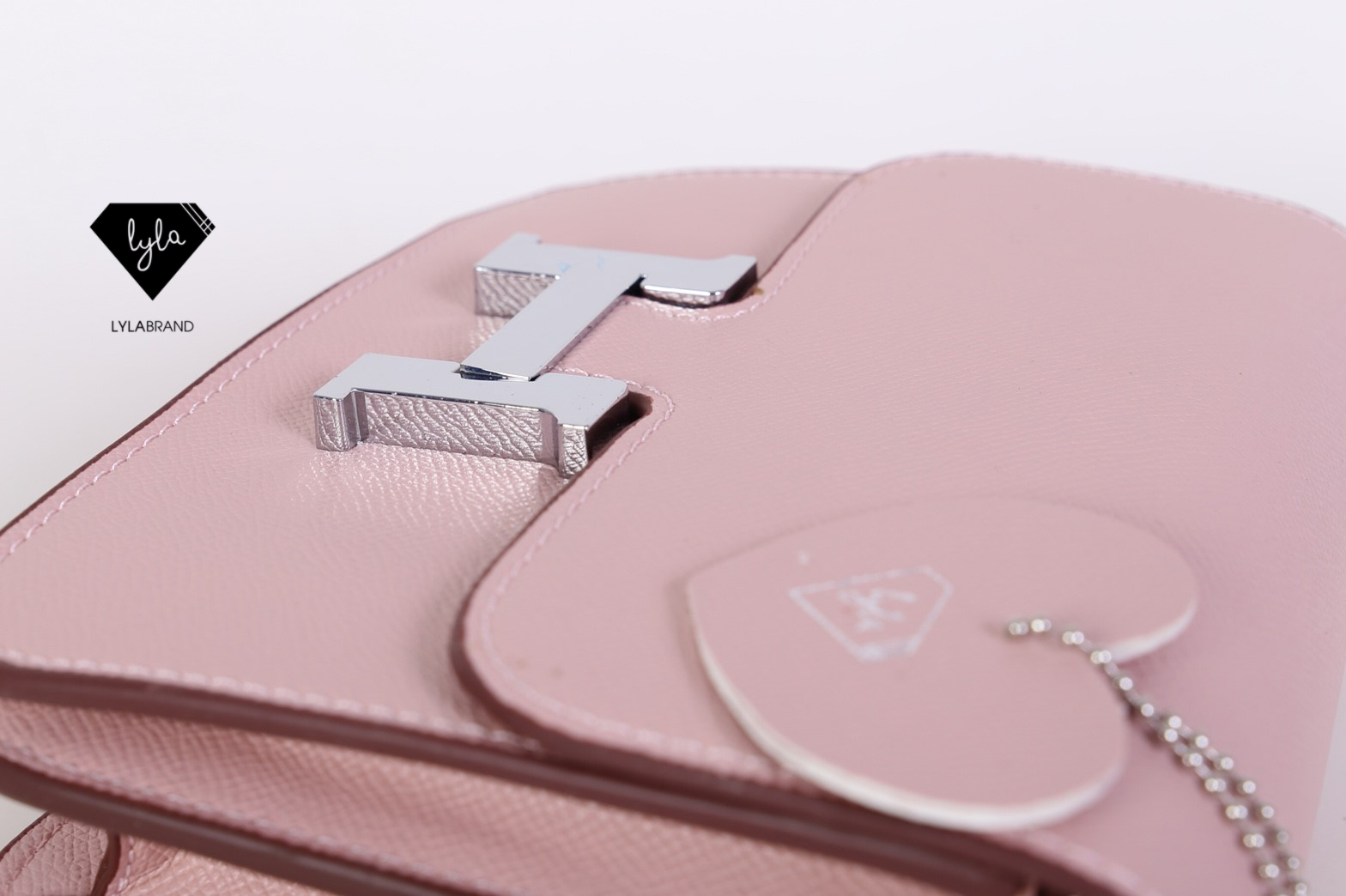 LYLABRAND🔔 Constance ไซต์ 18 สุดฮอต รุ่นนี้หนัง Epsom , PU top premium นะคะ หนังดีเลอค่าน่าสอยมากกก บอกคำเดียวเลยว่าเด็ดสุด !! เหมือนหนังแท้เบอสุดค่ะคูณผู้หญิง ลูกค้าเก่าน่าจะทราบกันดีอยู่แล้วว่าคุณภาพของร้านนี้ต้องมาเป็นอันดับหนึ่งเท่านั้น อิอิ ม