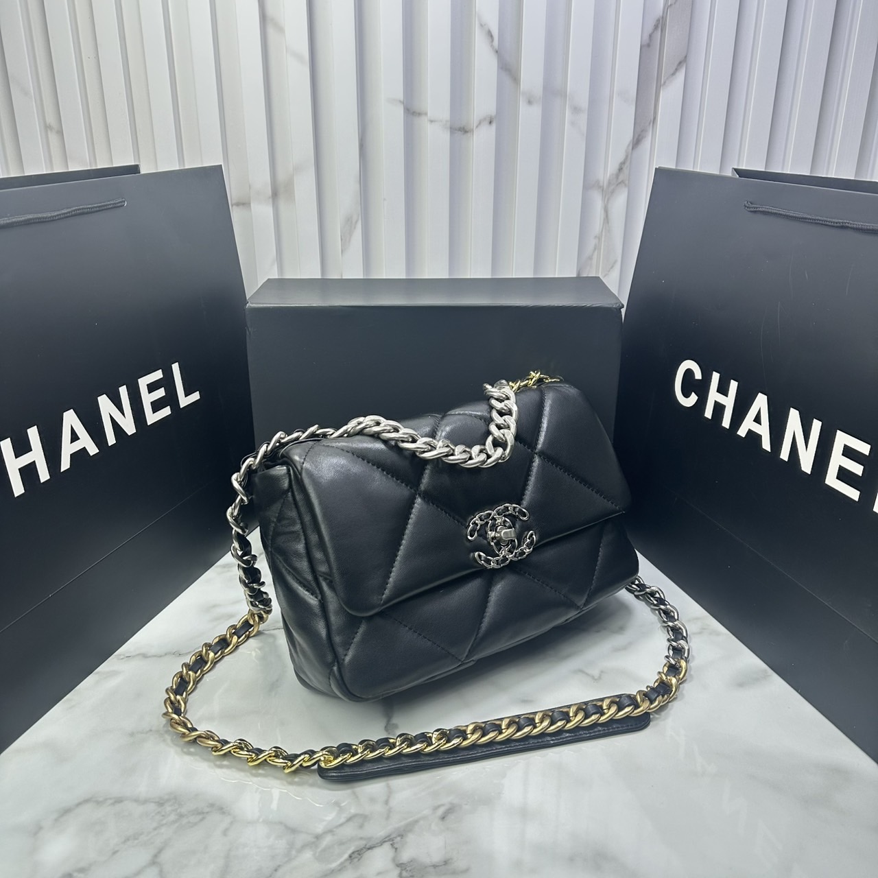 ORI หนังแท้ | CHANEL 19 Flap Bag 25cm กระเป๋าสะพายรุ่นยอดนิยม หนังนิ่มนุ่มลื่น หรูหราระดับตำนาน สวยงามเหนือกาลเวลา