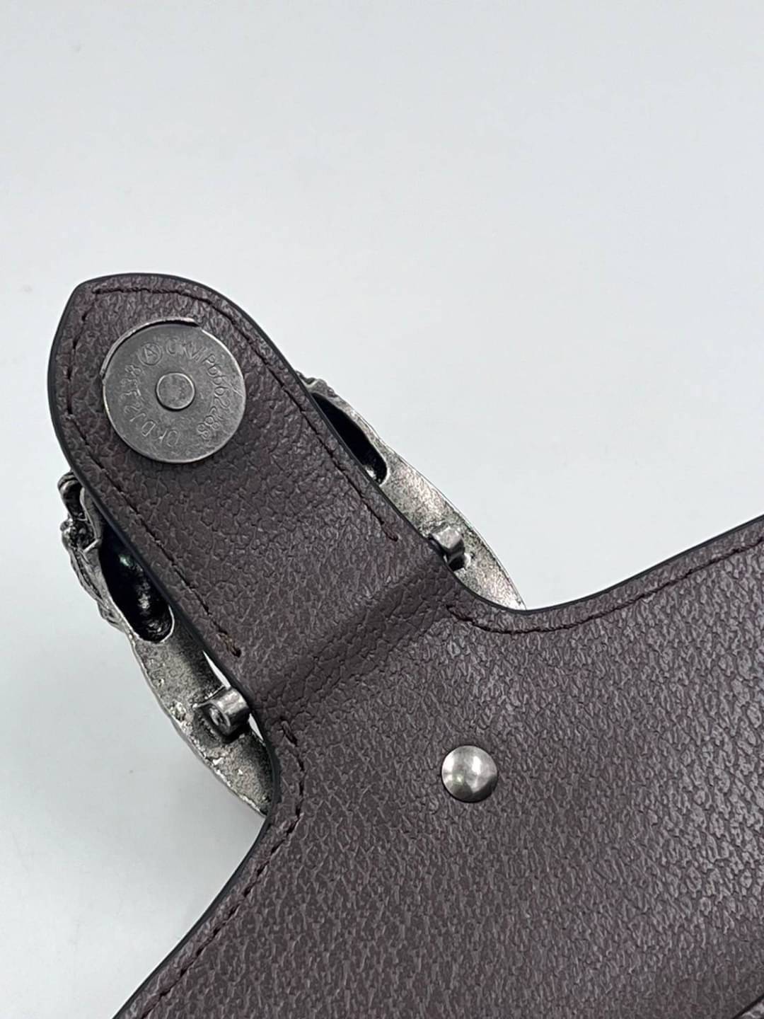 GUCCI Dionysus GG small shoulder bag ฮอตสุดไม่มีใครเกิน รุ่นใหม่ล่าสุดพร้อมสายสะพายสปอร์ต กับกระเป๋าสะพายรุ่นที่สาวๆต้องไม่พลาด!! ดึงดูดและสะกดสายตาด้วยอะไหล่ดีเทลหรู ทนทาน ดูแลรักษาง่าย ภายในสวยงาม และแบ่งสัดส่วนลงตัวมากๆ ใส่ของสำคัญได้สบาย พร้อมเสิร์ฟให