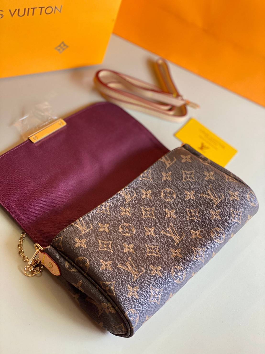 VIP 】หนังแท้ LOUIS VUITTON Favorite Monogram Damier Ebene MM