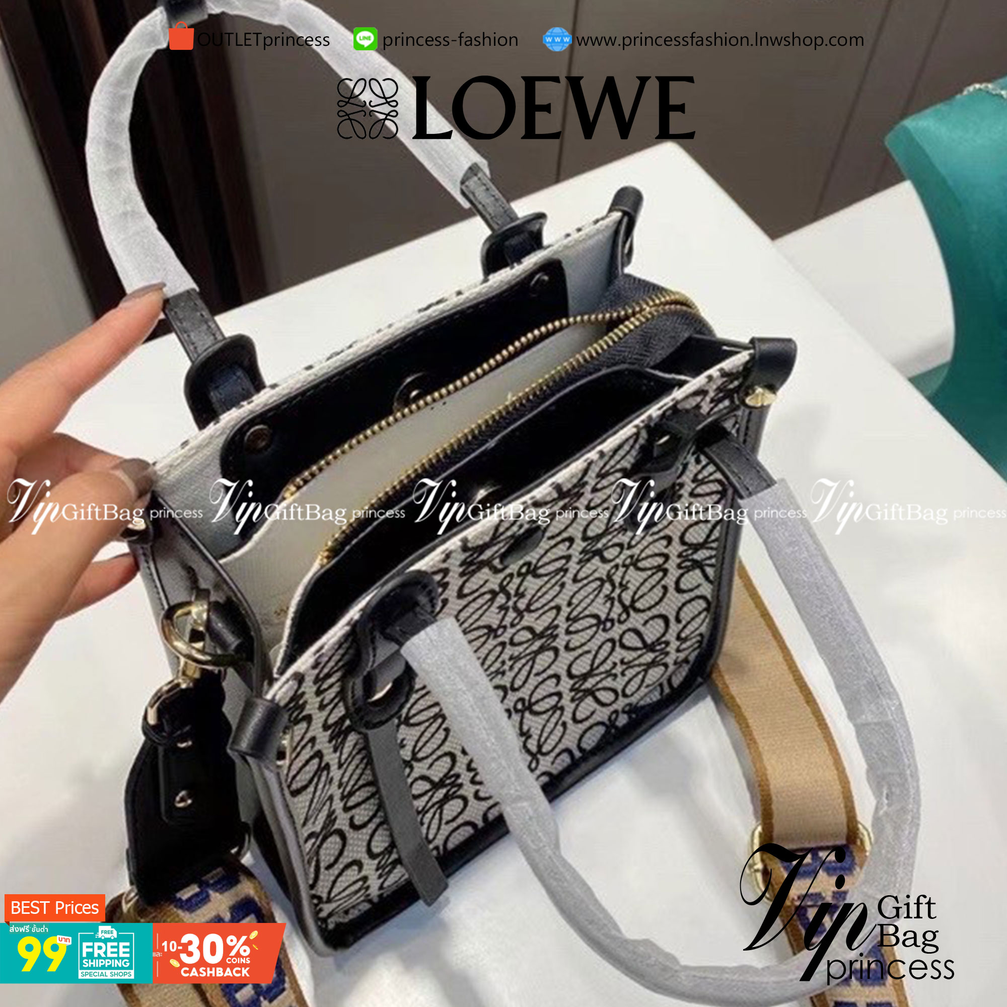 LOEWE MINI TOTE BAG พร้อมส่งที่ไทย ที่นี่ที่เดียว (งานจริงสวยน่ารักมากค่ะ) กระเป๋าที่ตอบโจทย์สายชิคมากๆค่ะ มีขนาดพอเหมาะสำหรับจัดเก็บสิ่งของสำคัญ ออกแบบมาให้เข้ากับไลฟ์สไตล์ที่ไม่หยุดนิ่งของคุณ แอกเซสซอรี่ที่เติมเต็มทุกลุคของคุณ กระเป๋าโท้ทสุดประณีตใบนี้ร