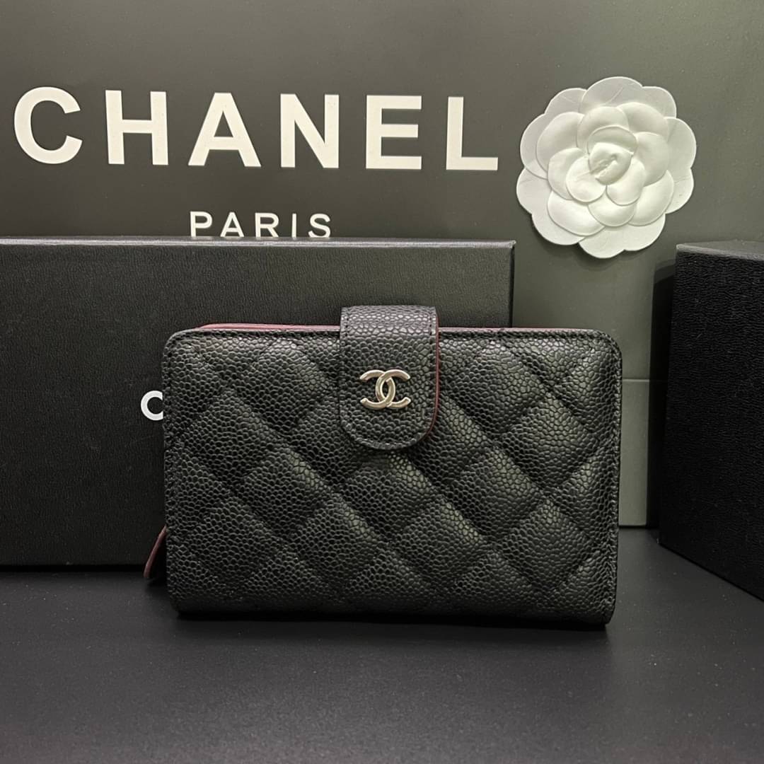Chanel Wallet Medium / CHANEL ZIP WALLET รุ่นยอดนิยมคลาสสิกเป็นอมตะ เป็นใบยอดนิยมของสาวๆ เลยค่าา พร้อมส่งที่ไทยไม่ต้องรอพรีฯ สาวก Chanel Must Have! นะคะ